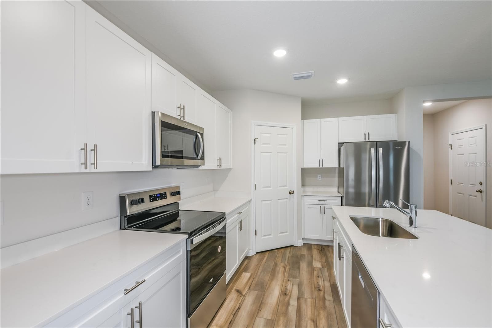 Single Family Residence at 9888 PELICAN COAST DR, DADE CITY, photo 11 of 27