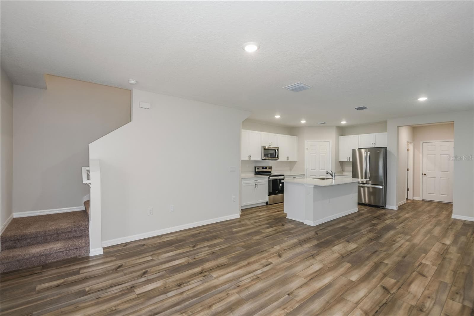 Single Family Residence at 9888 PELICAN COAST DR, DADE CITY, photo 13 of 27