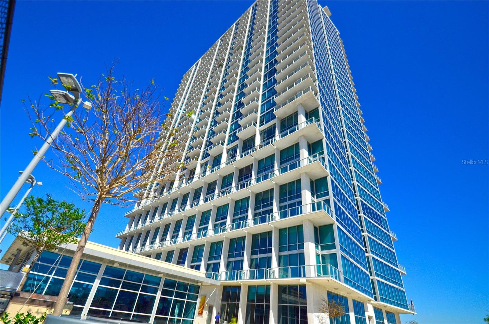 150 E ROBINSON ST #1415