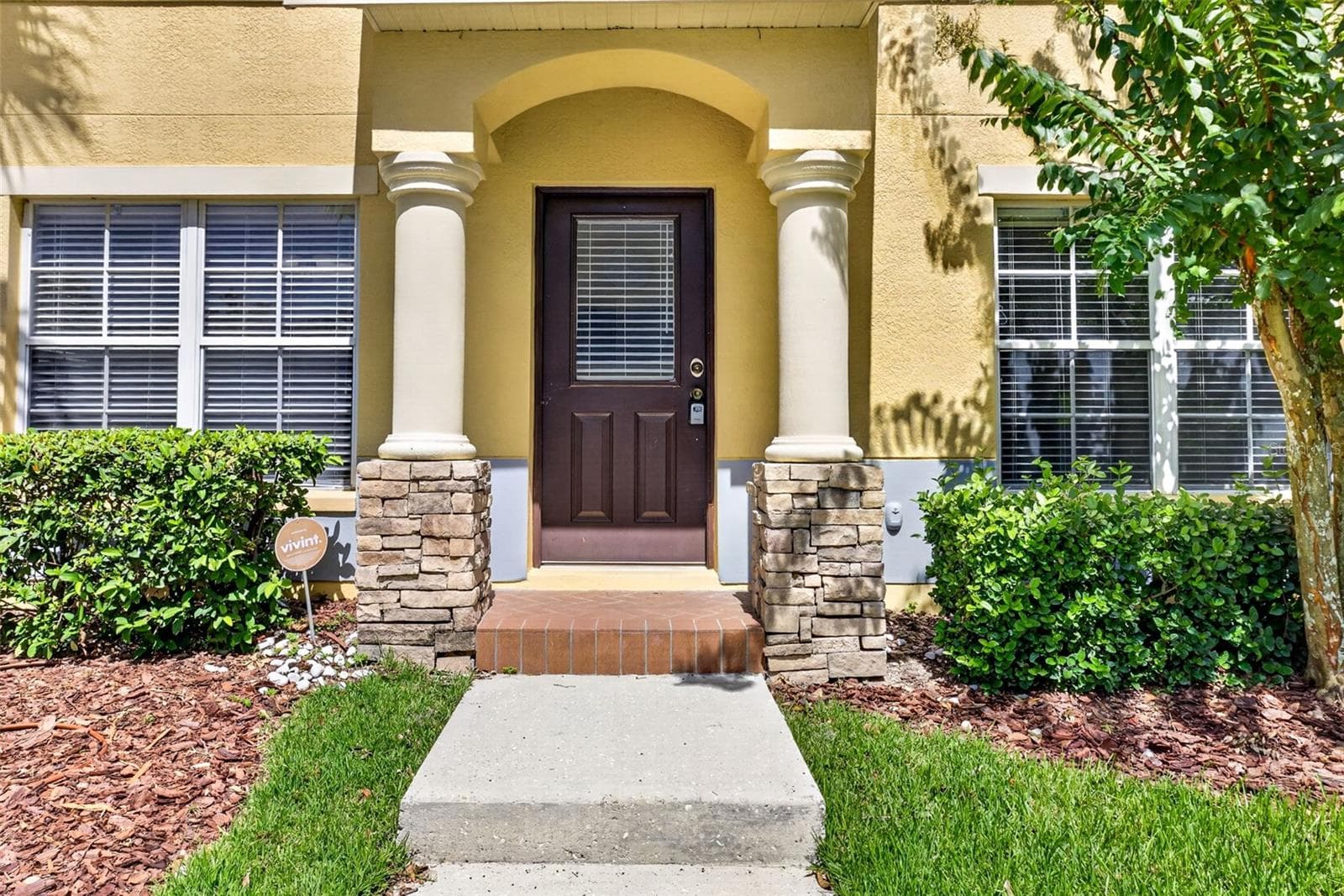Townhouse at 37602 AARALYN RD, ZEPHYRHILLS, photo 2 of 42