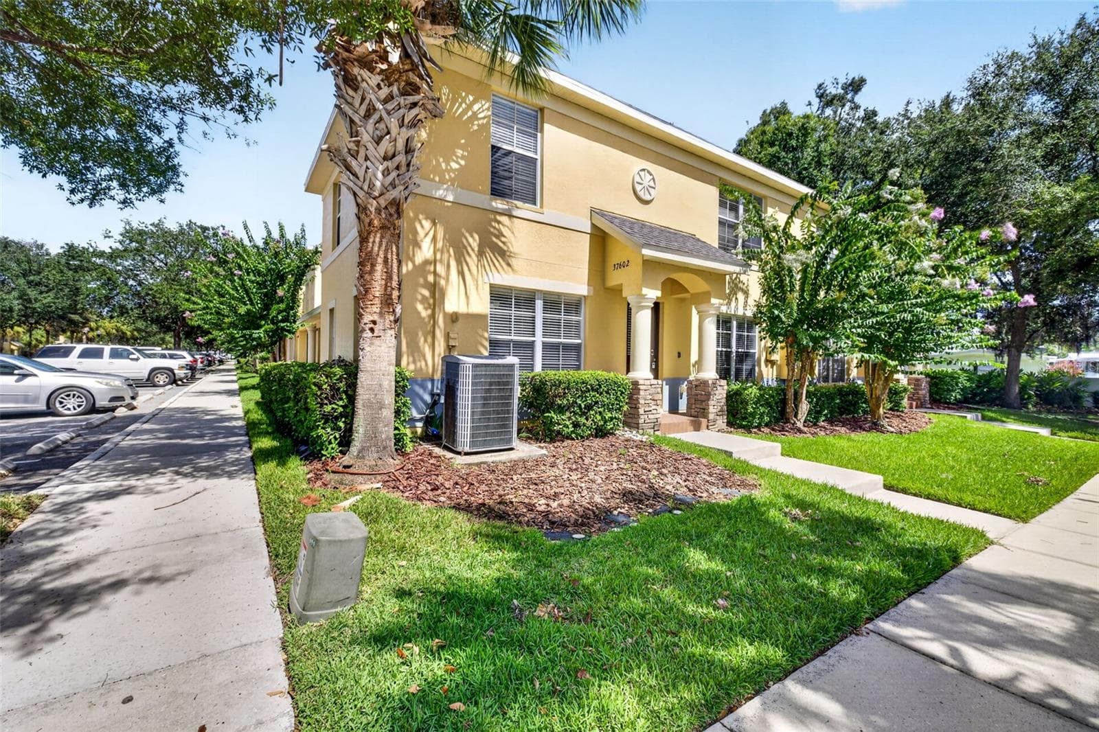 Townhouse at 37602 AARALYN RD, ZEPHYRHILLS, photo 3 of 42