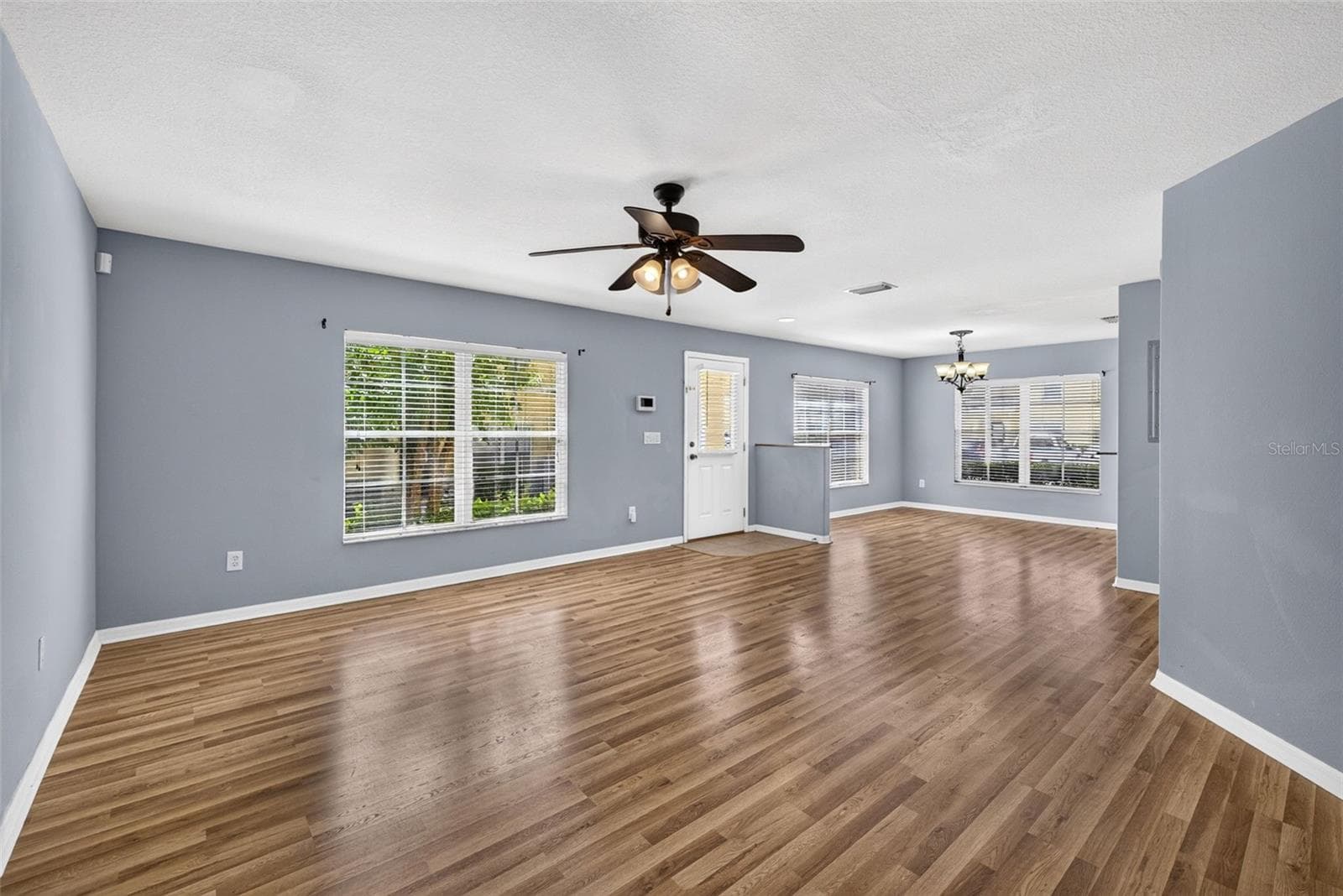 Townhouse at 37602 AARALYN RD, ZEPHYRHILLS, photo 6 of 42