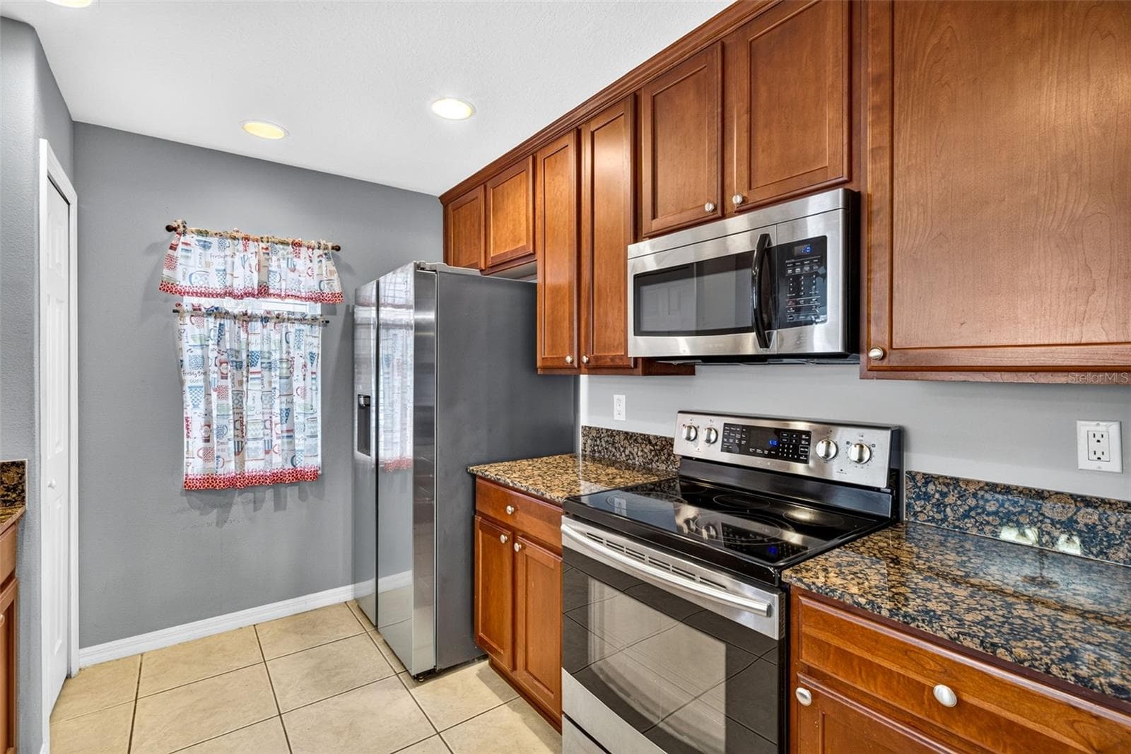 Townhouse at 37602 AARALYN RD, ZEPHYRHILLS, photo 20 of 42