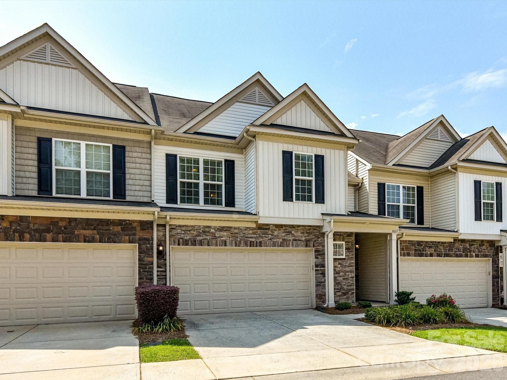 Townhouse at 6017 Carrollton Lane, Charlotte, photo 2 of 48