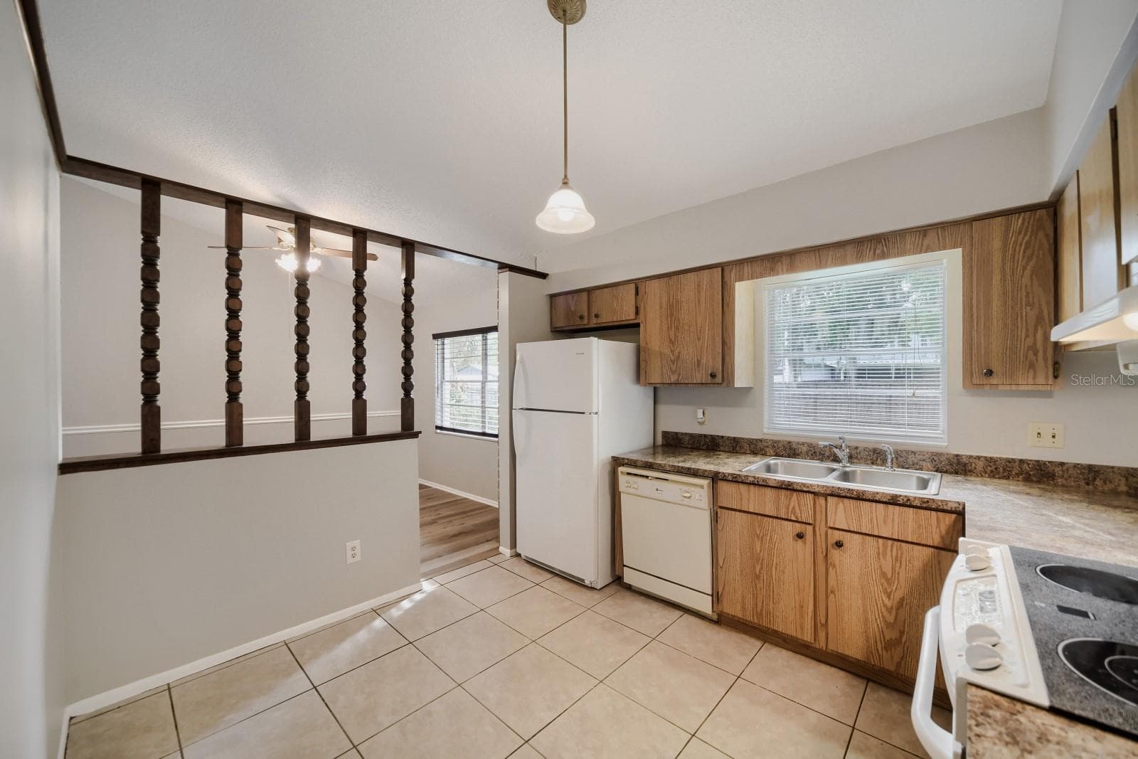 Single Family Residence at 717 LANCEWOOD DR, WINTER SPRINGS, photo 9 of 26