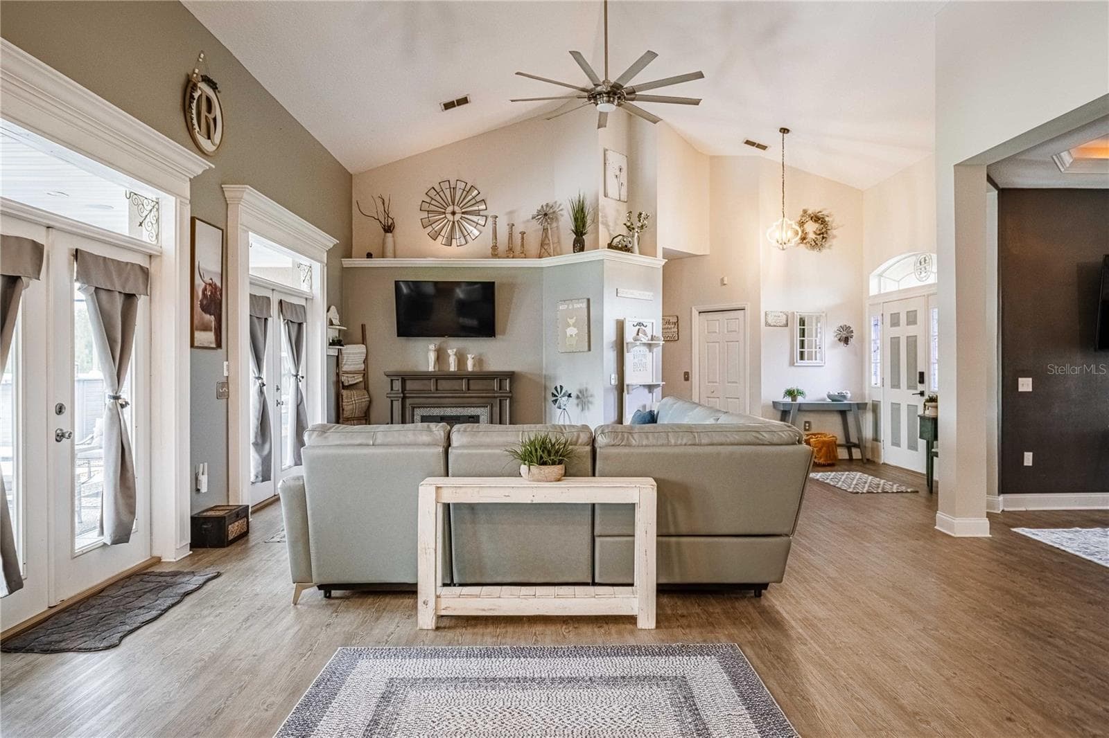 Family Room view from Kitchen - 4280 TURNER RD, MULBERRY