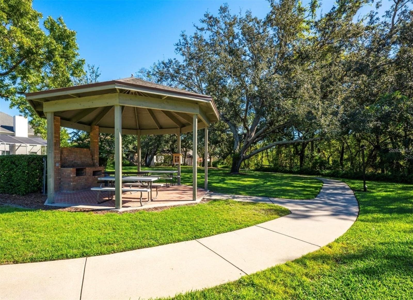 Community gazebo - 5443 BAYTOWNE PL, OVIEDO