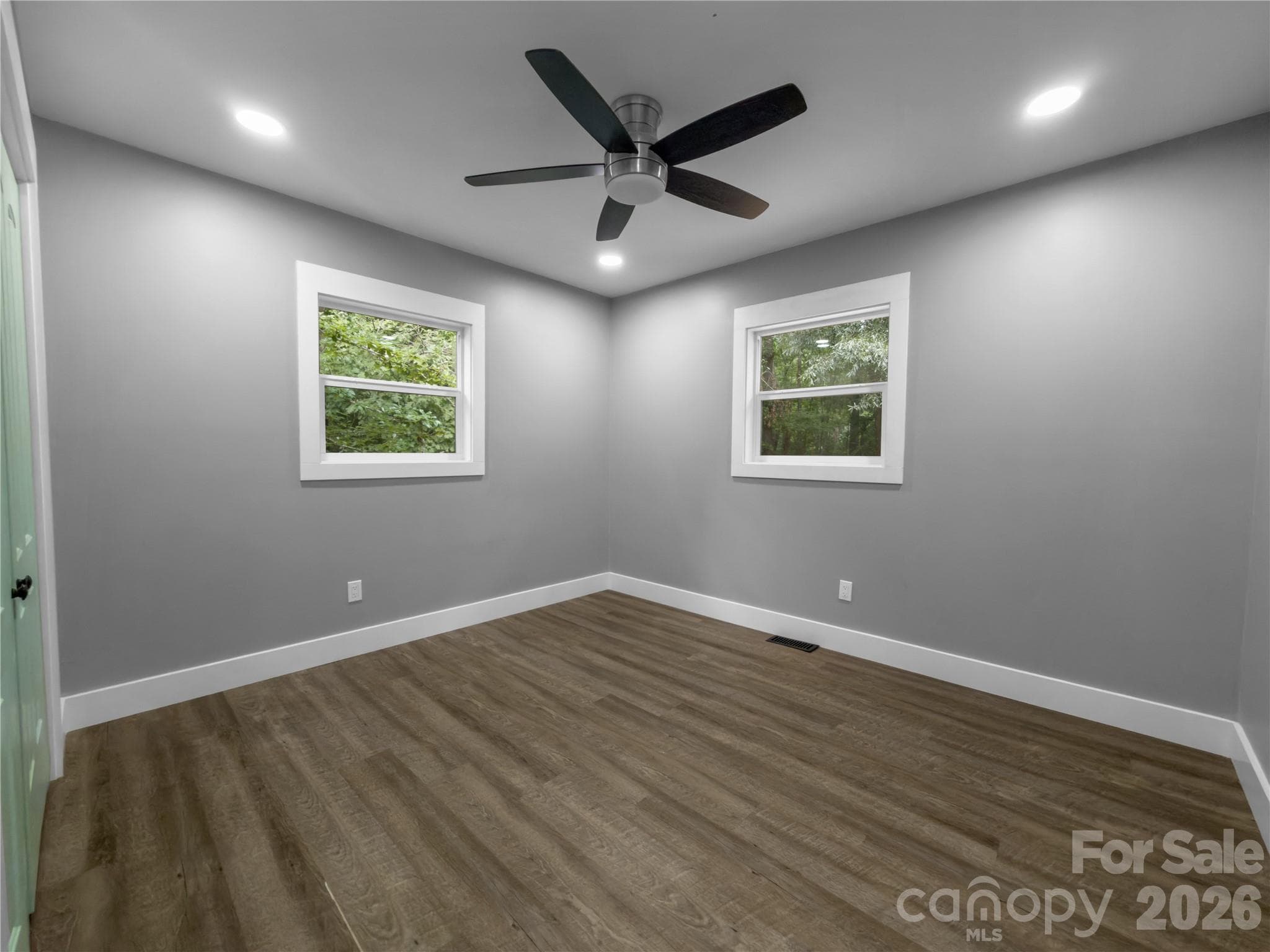 Single Family Residence at 2117 Emma Circle, Lancaster, photo 11 of 25