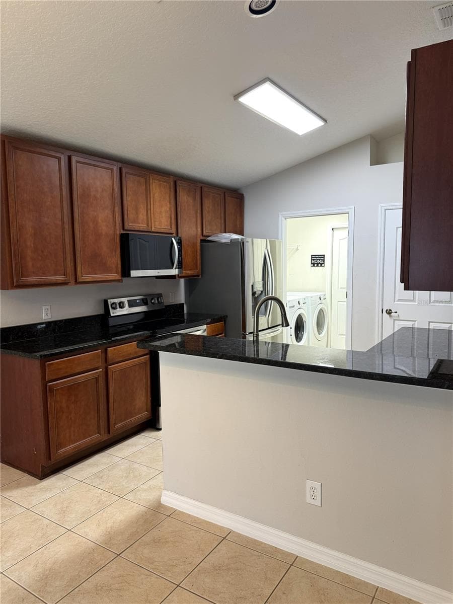 Single Family Residence at 1209 BRAMLEY LN, DELAND, photo 7 of 23