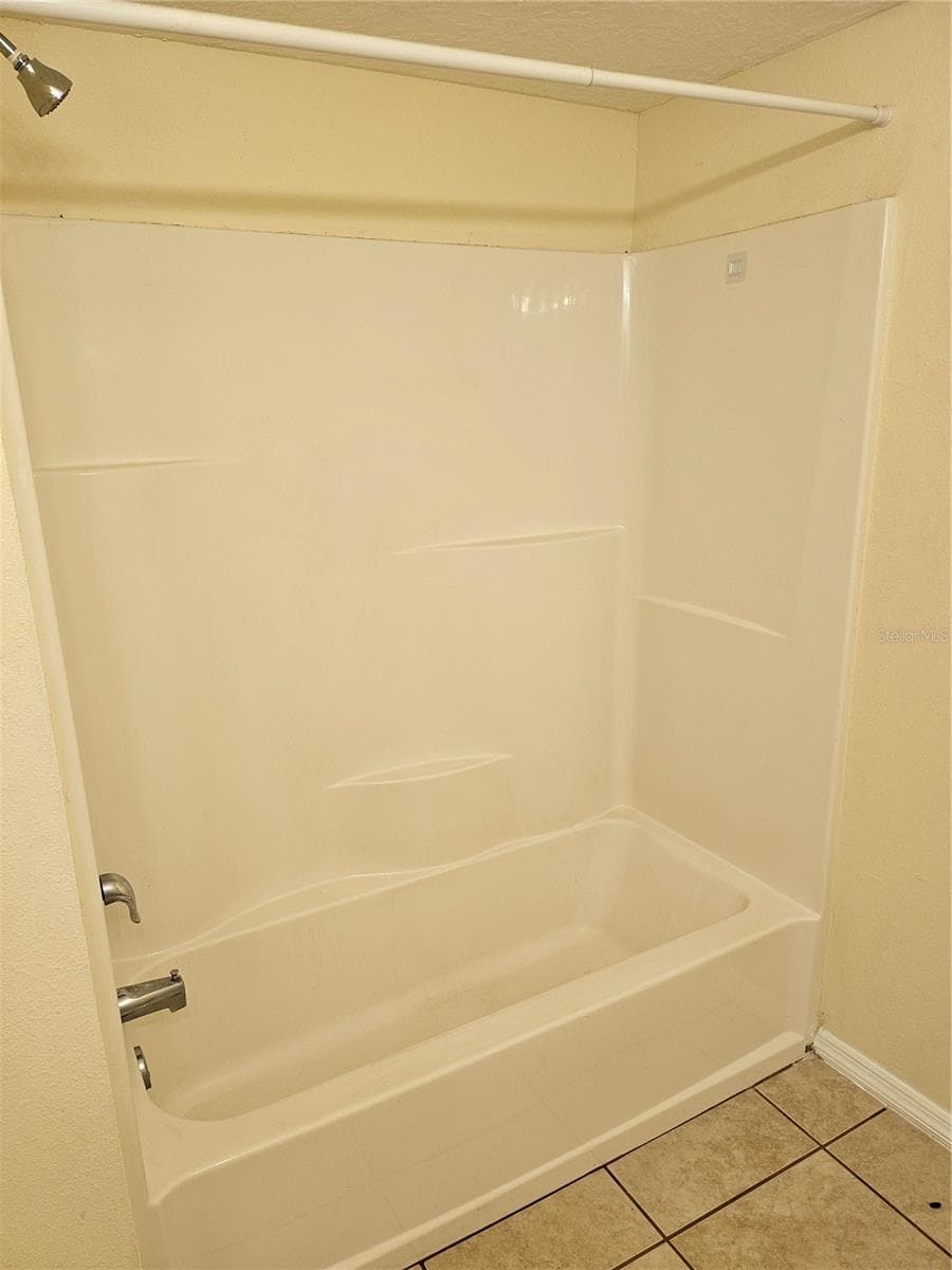 Condominium at 1916 LAKE ATRIUMS CIR #25, ORLANDO, photo 9 of 12