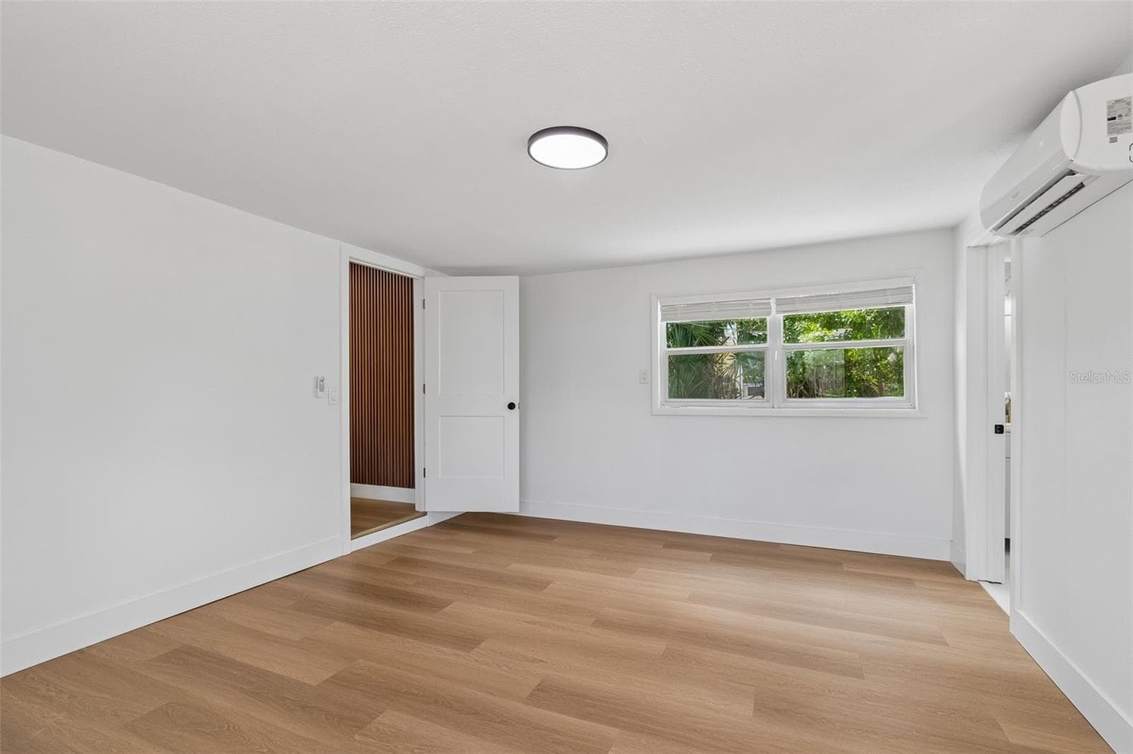 Single Family Residence at 517 HAMPTON AVE NE, ST PETERSBURG, photo 24 of 33