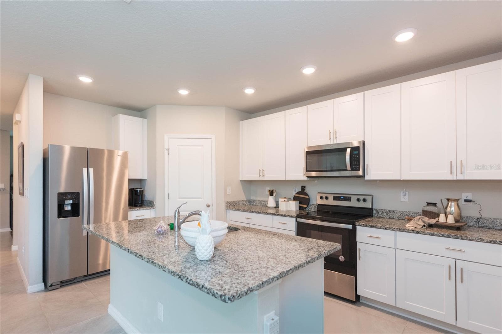 Single Family Residence at 38794 OPAL WILLOW LN, ZEPHYRHILLS, photo 10 of 54