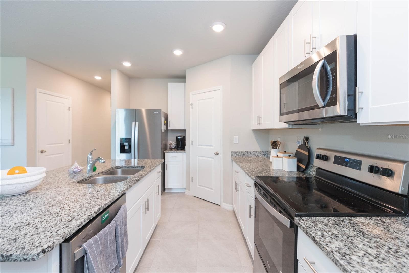 Single Family Residence at 38794 OPAL WILLOW LN, ZEPHYRHILLS, photo 13 of 54