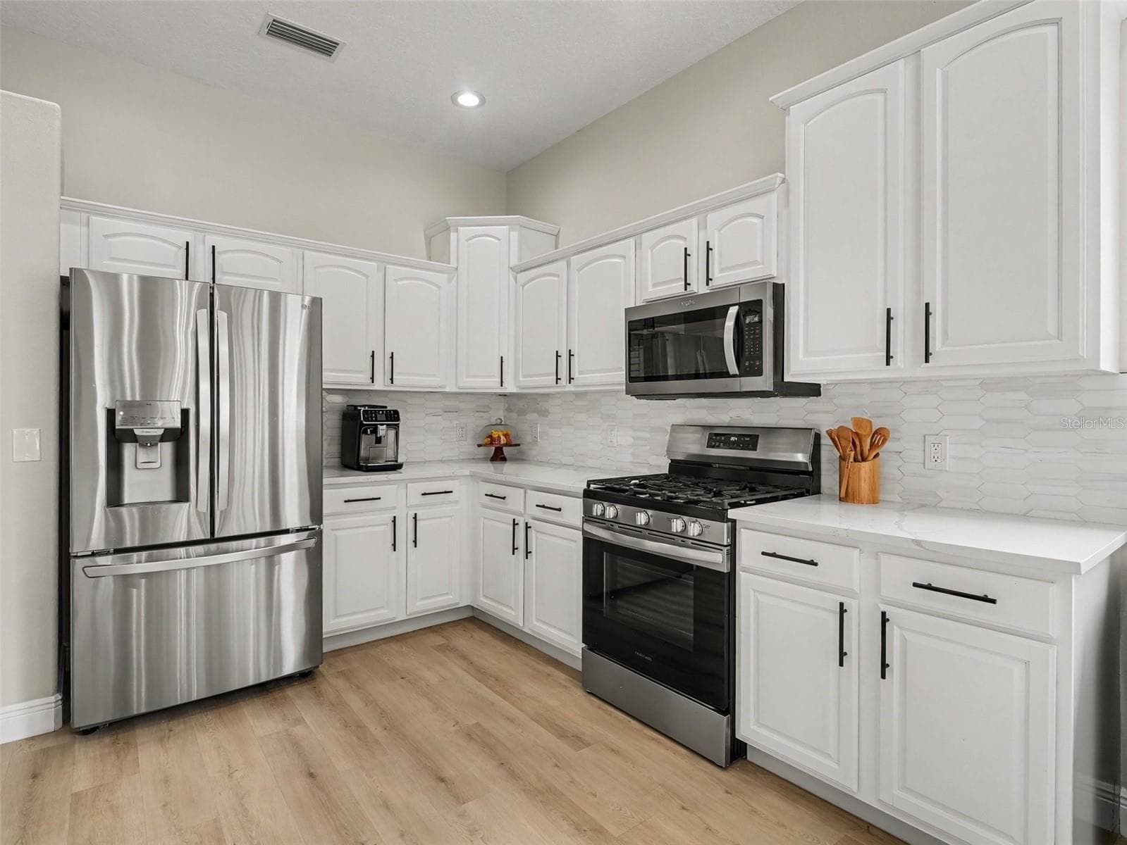 Single Family Residence at 14146 CATTLE EGRET PL, LAKEWOOD RANCH, photo 6 of 45