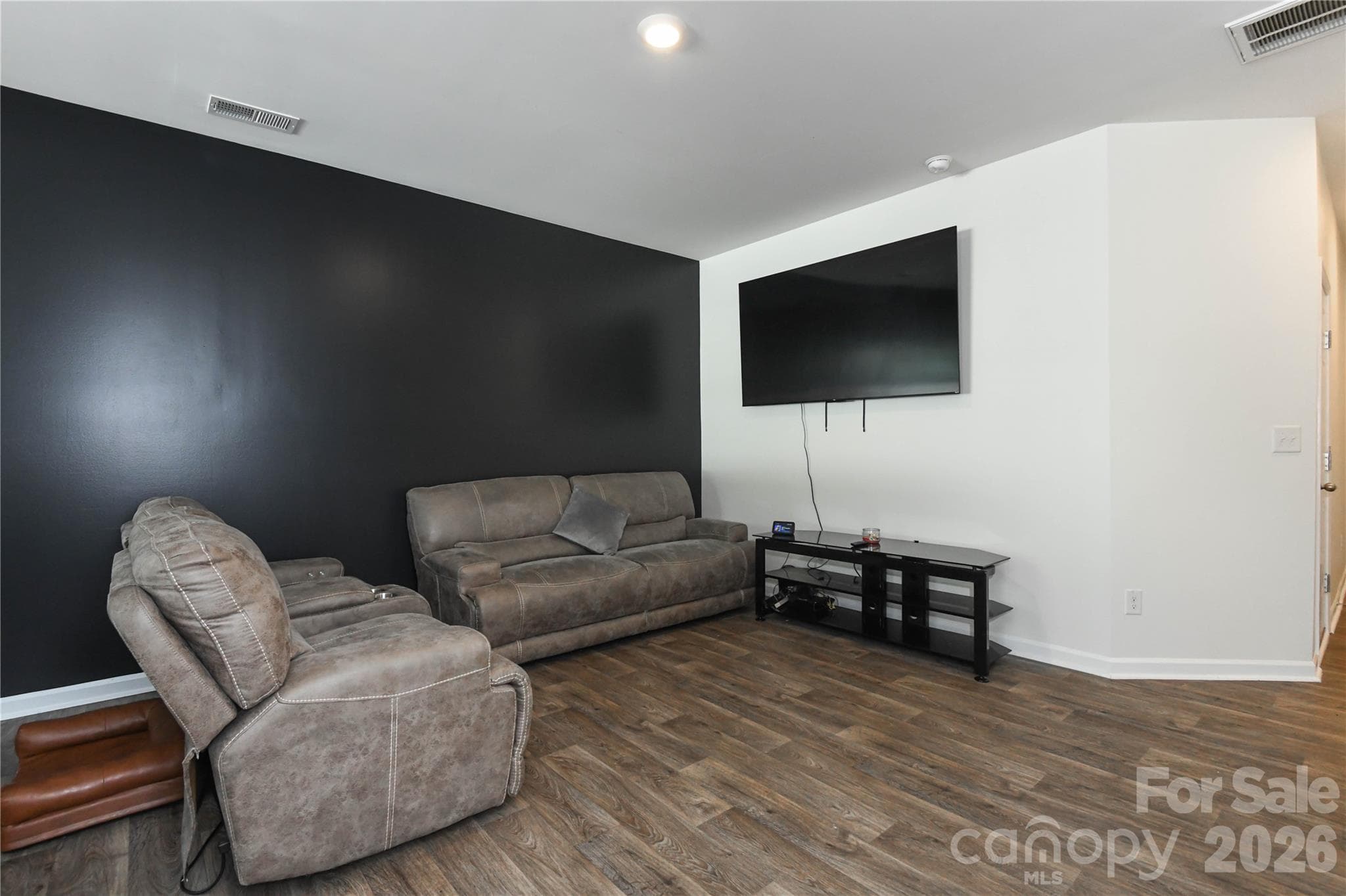 Townhouse at 6005 Guildford Hill Lane, Charlotte, photo 5 of 25