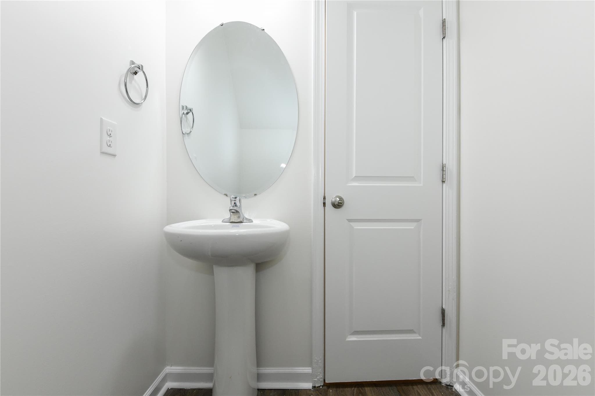 Townhouse at 6005 Guildford Hill Lane, Charlotte, photo 9 of 25