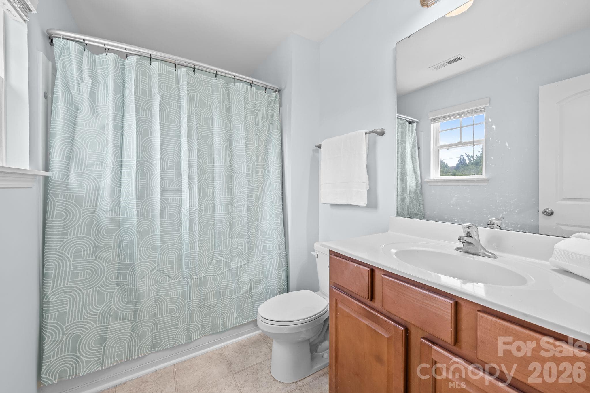 Townhouse at 5516 John Mcdowell Place, Charlotte, photo 13 of 37
