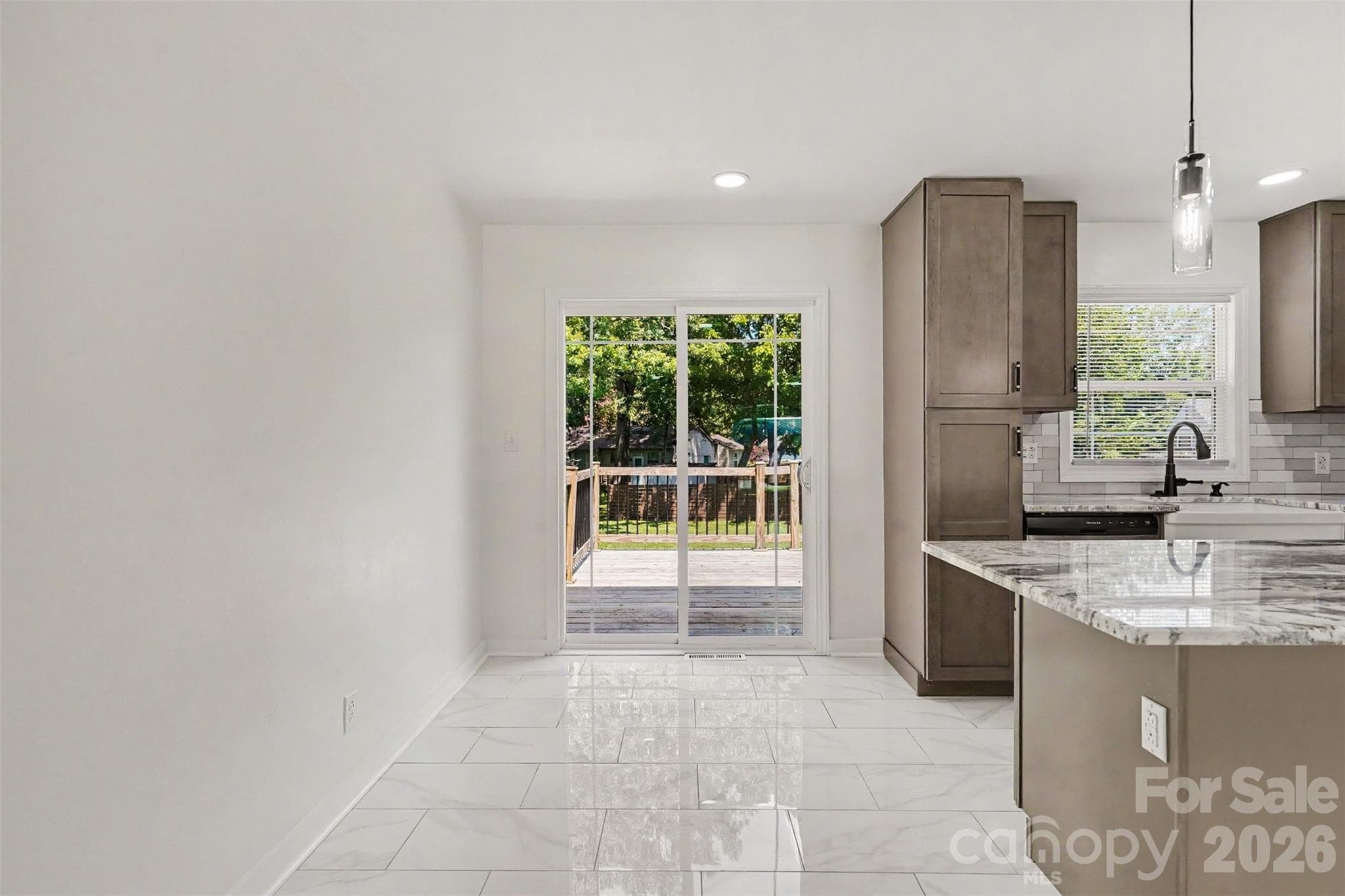 Single Family Residence at 4219 Tipperary Place, Charlotte, photo 9 of 35
