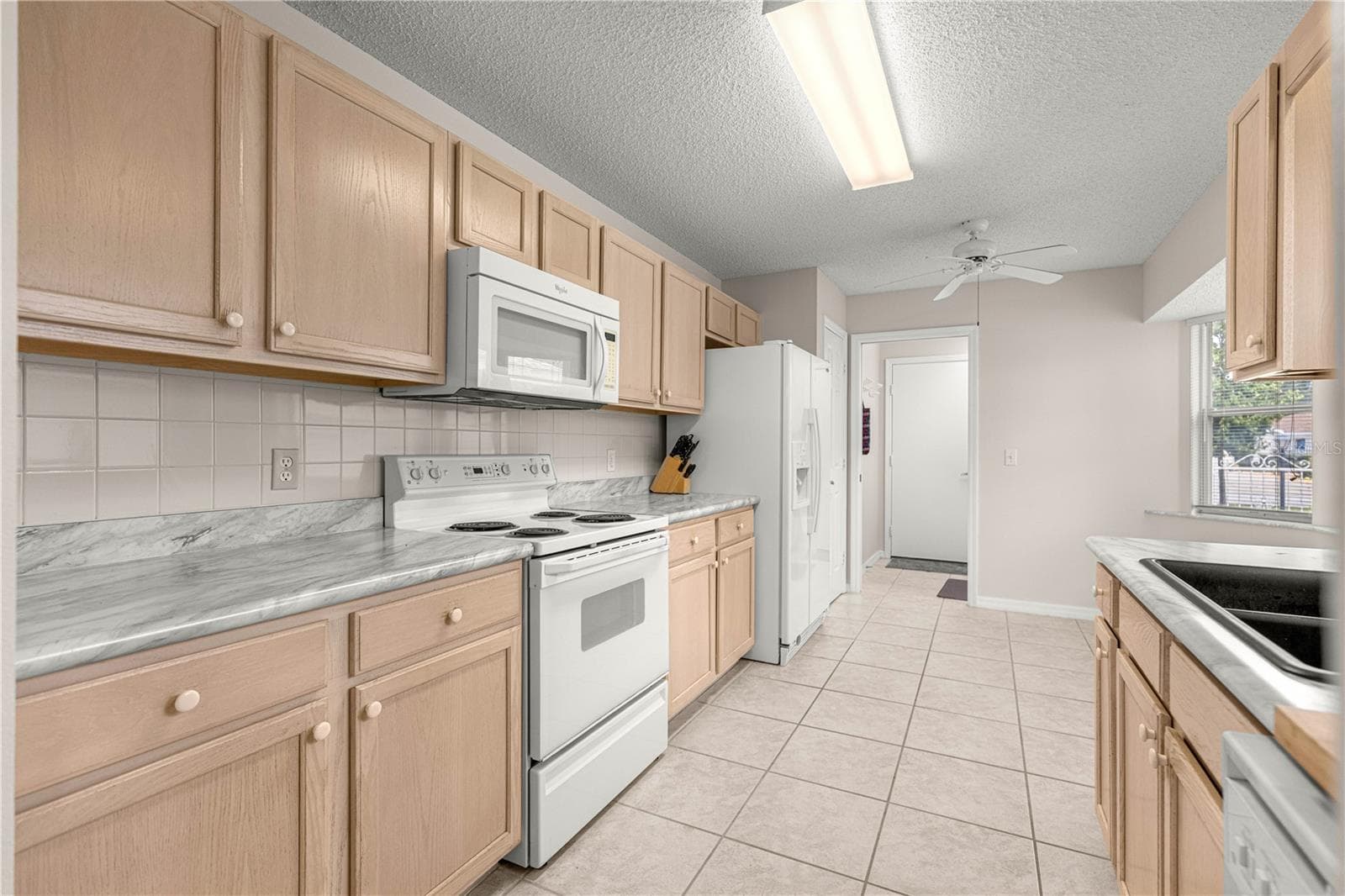 Kitchen - 9037 SW 91ST CIR, OCALA