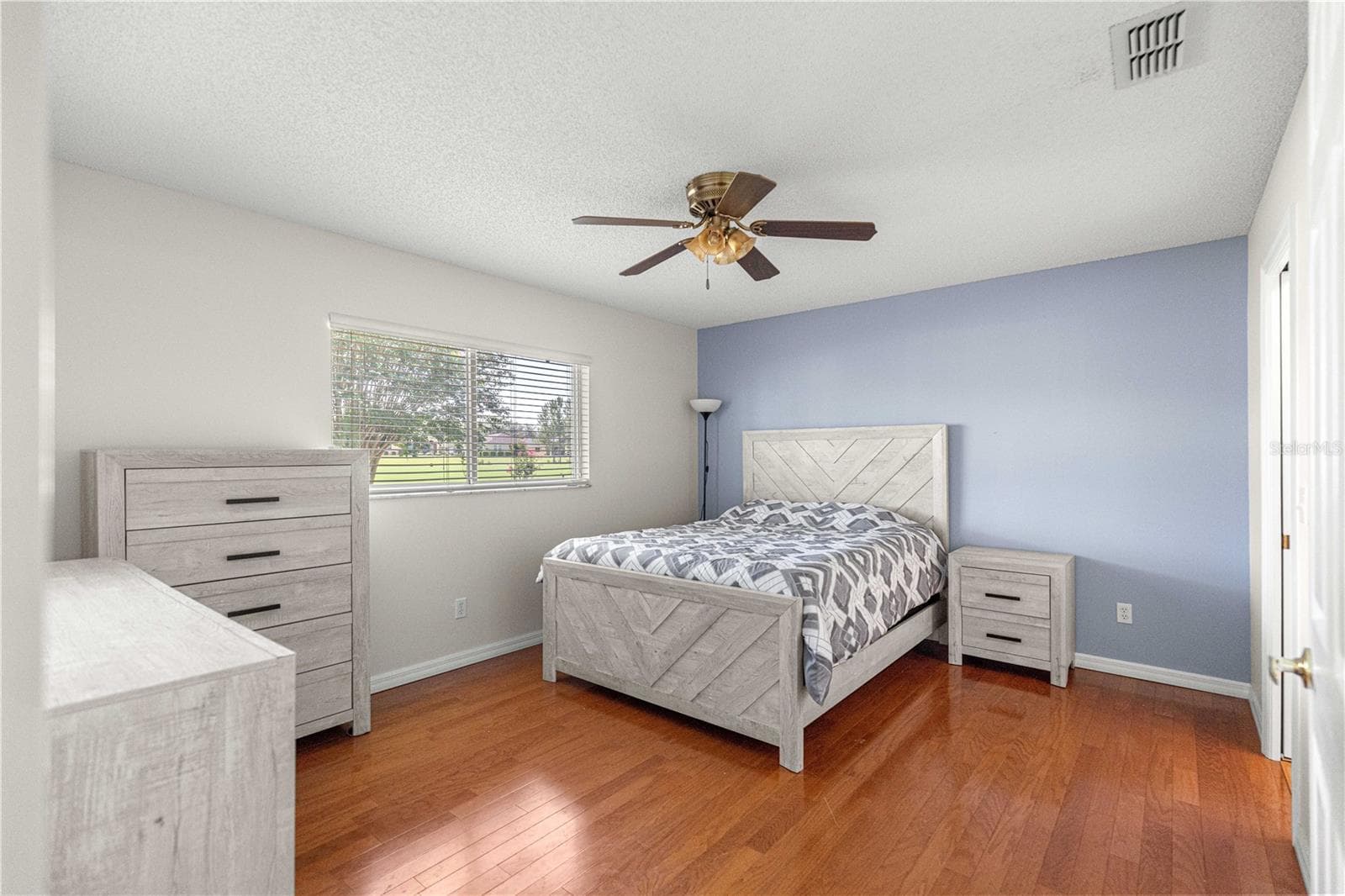 Owners bedroom - 9037 SW 91ST CIR, OCALA