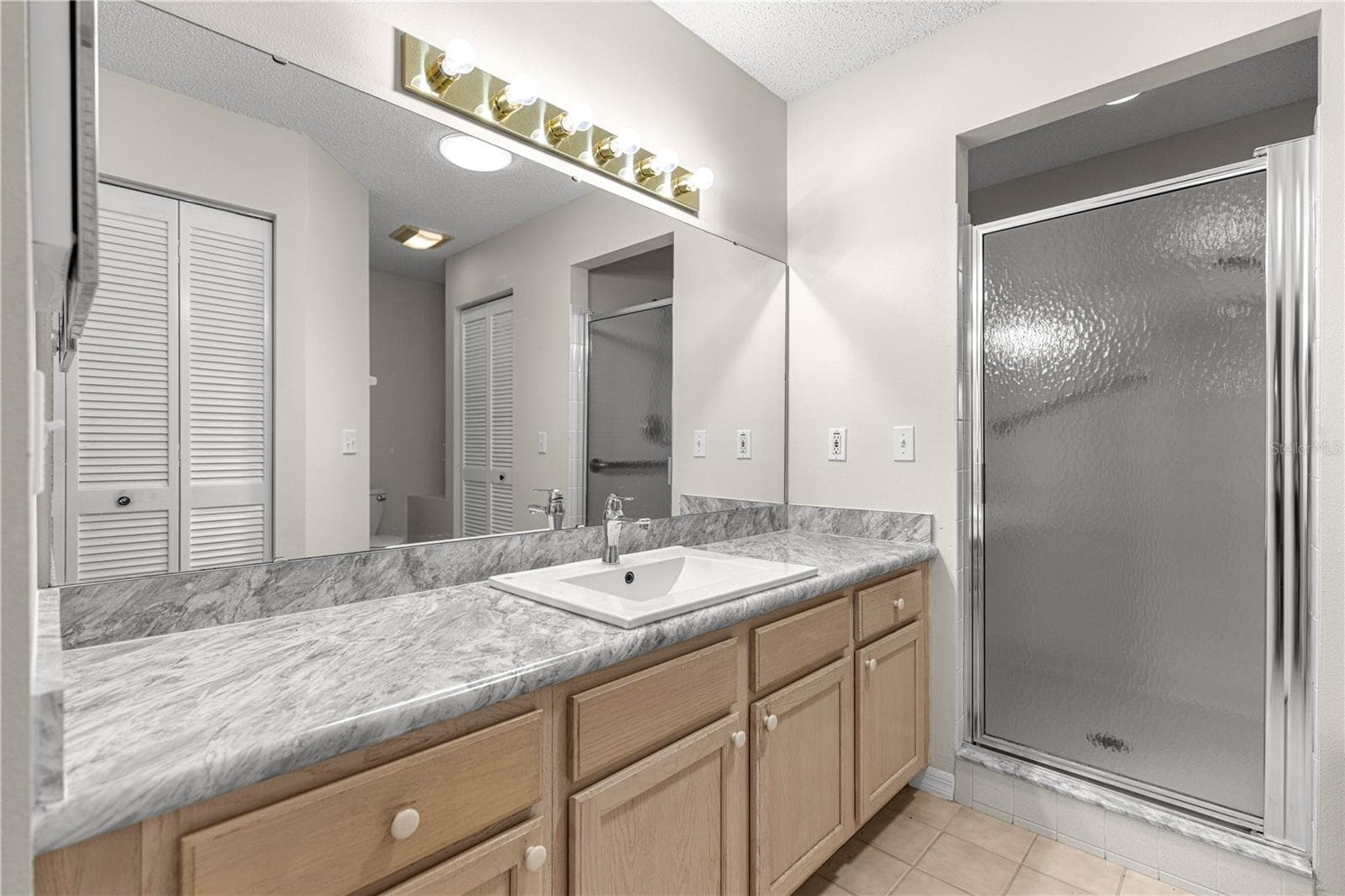 Owners bath - 9037 SW 91ST CIR, OCALA