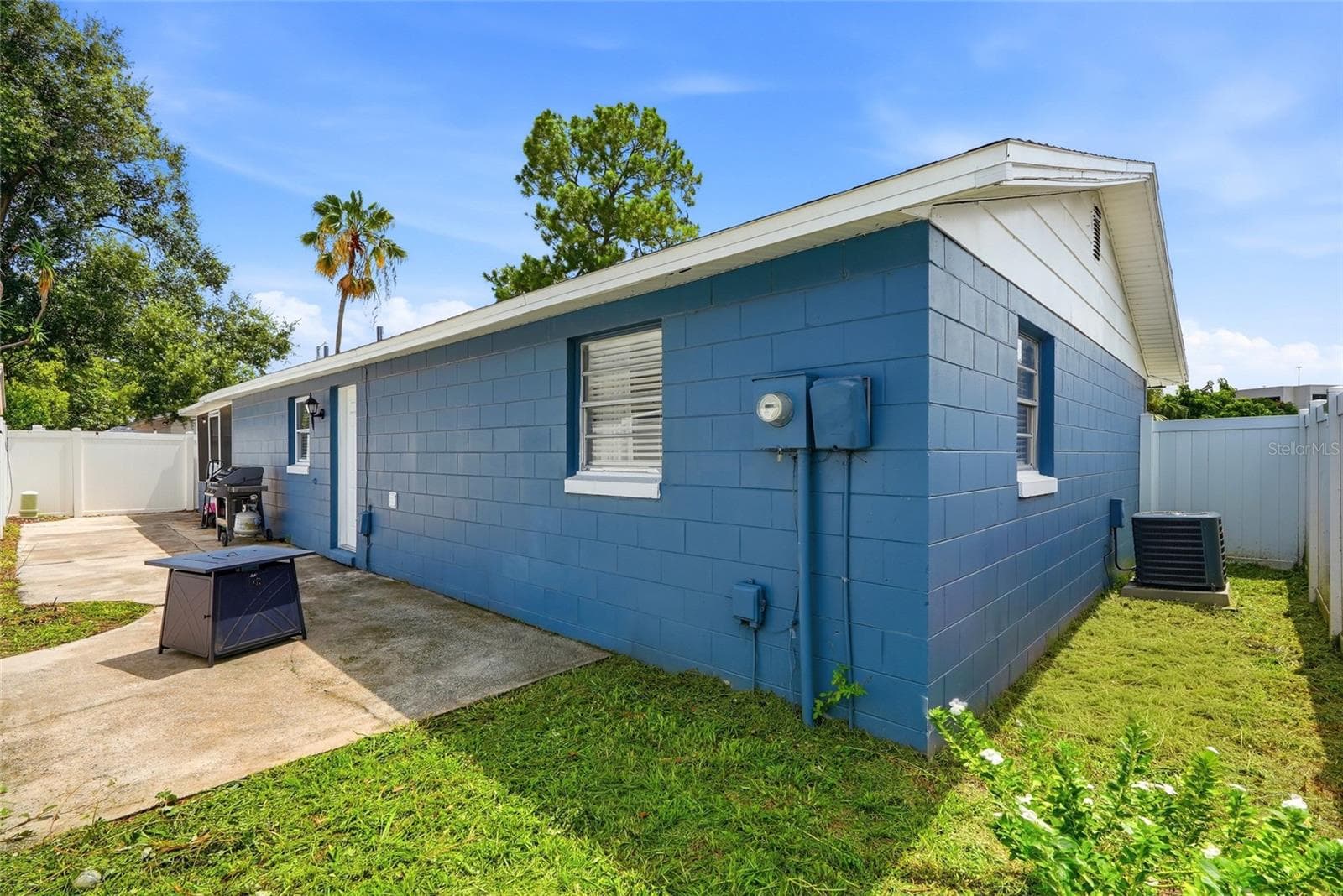 Single Family Residence at 8704 MARLIN CT, TAMPA, photo 31 of 34