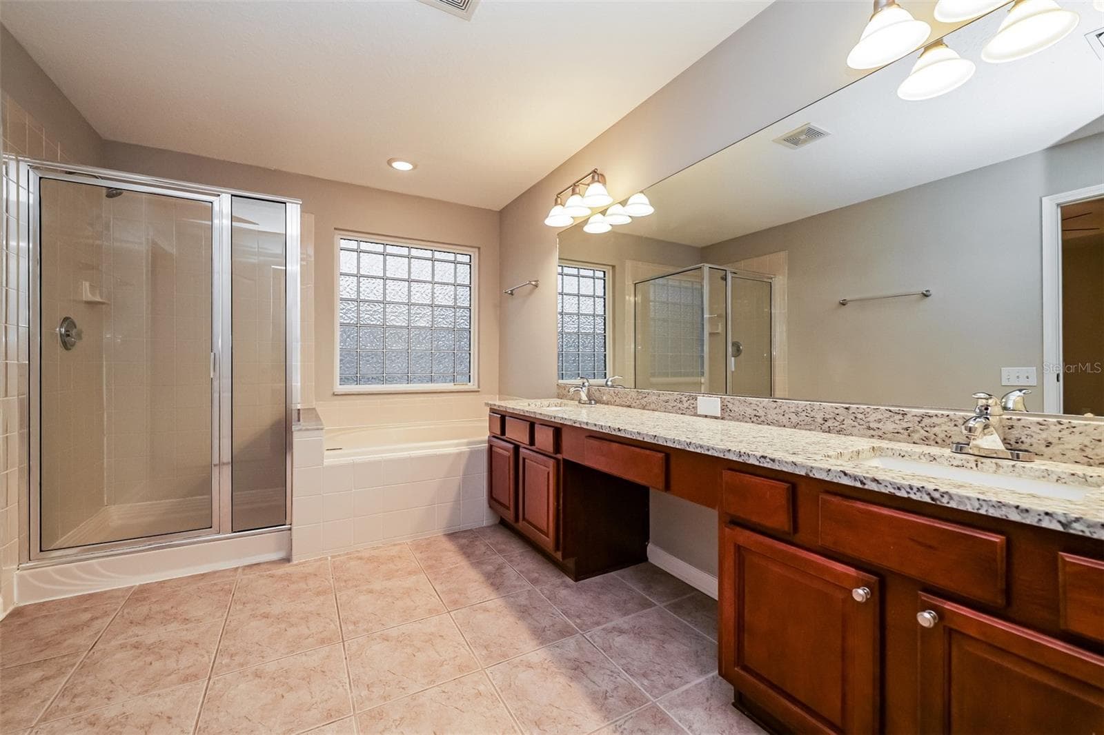 Single Family Residence at 2026 HEARTLAND CIR, VALRICO, photo 11 of 22