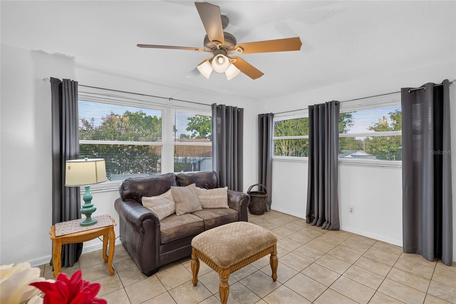 Single Family Residence at 3705 N HONEYLOCUST DR, BEVERLY HILLS, photo 50 of 66