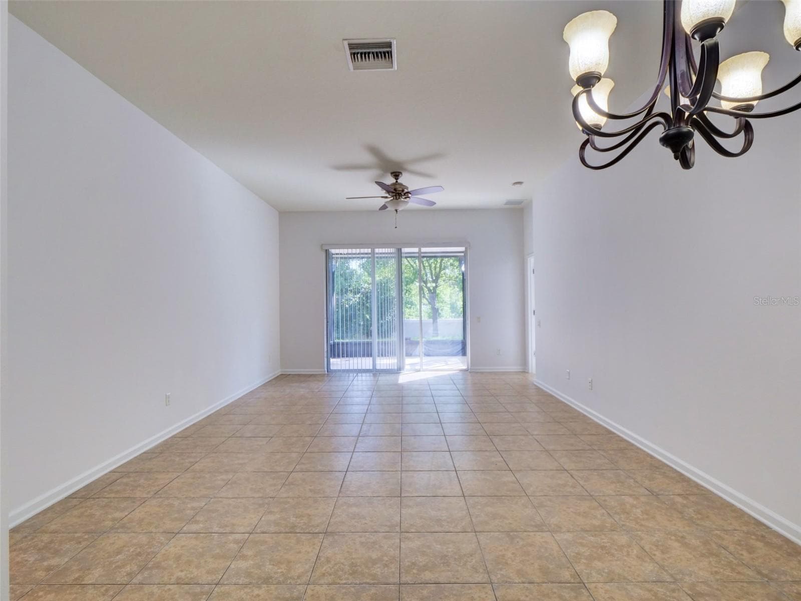 Open Floor Plan of Living and Dining - 2972 SANTA MARIA AVE, CLERMONT