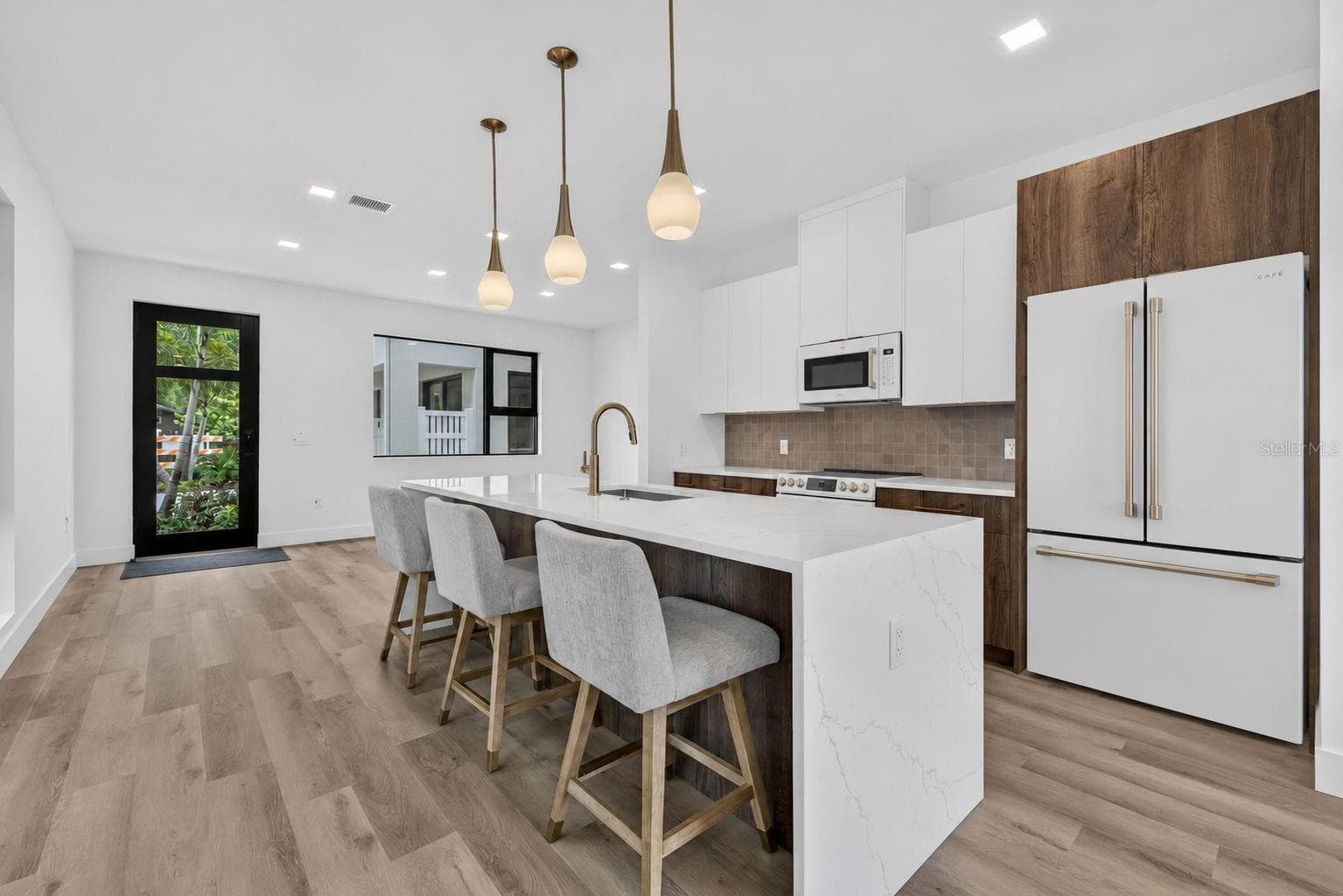Townhouse at 3603 1ST AVE N, ST PETERSBURG, photo 5 of 27