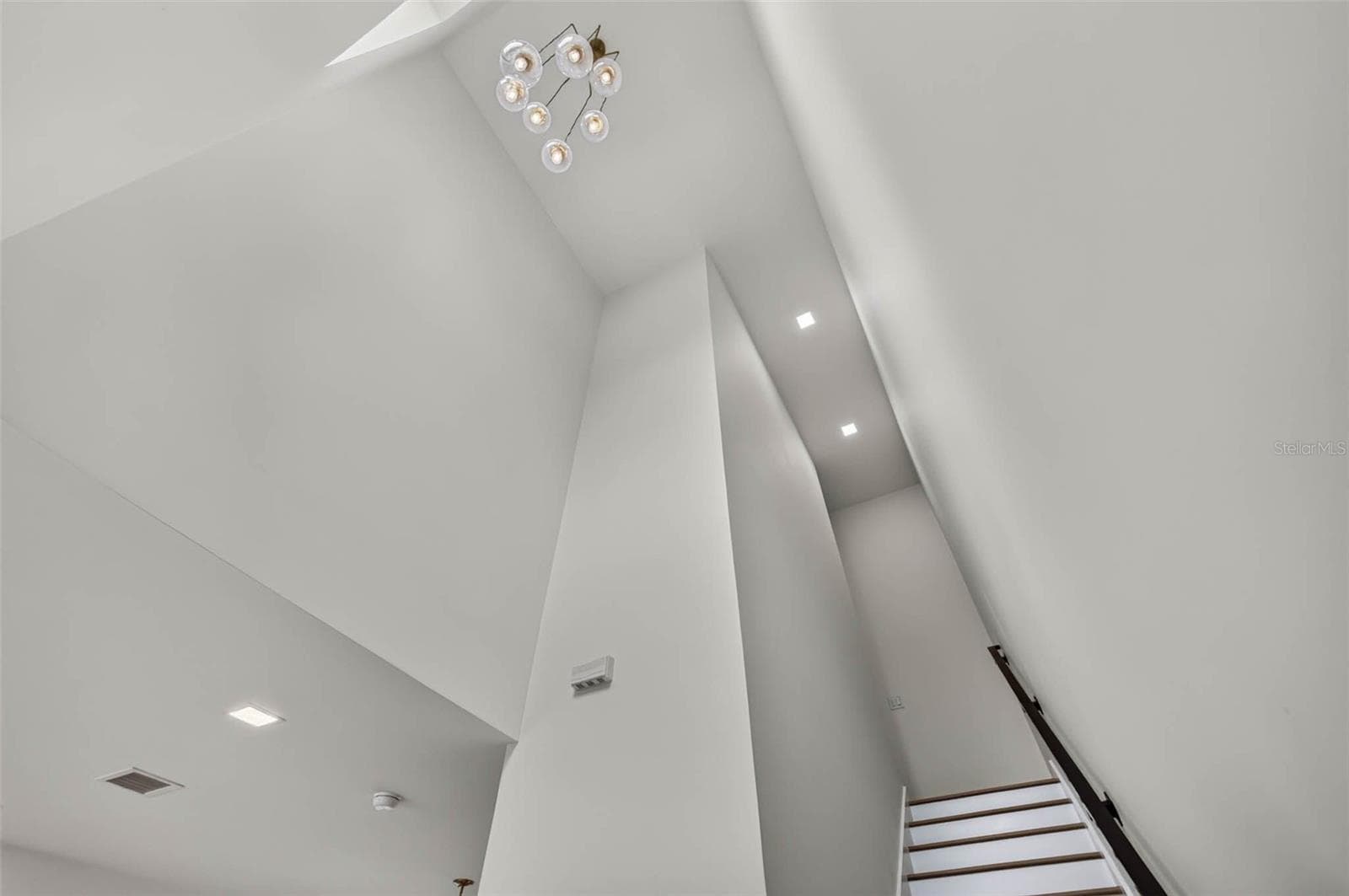 Townhouse at 3603 1ST AVE N, ST PETERSBURG, photo 13 of 27