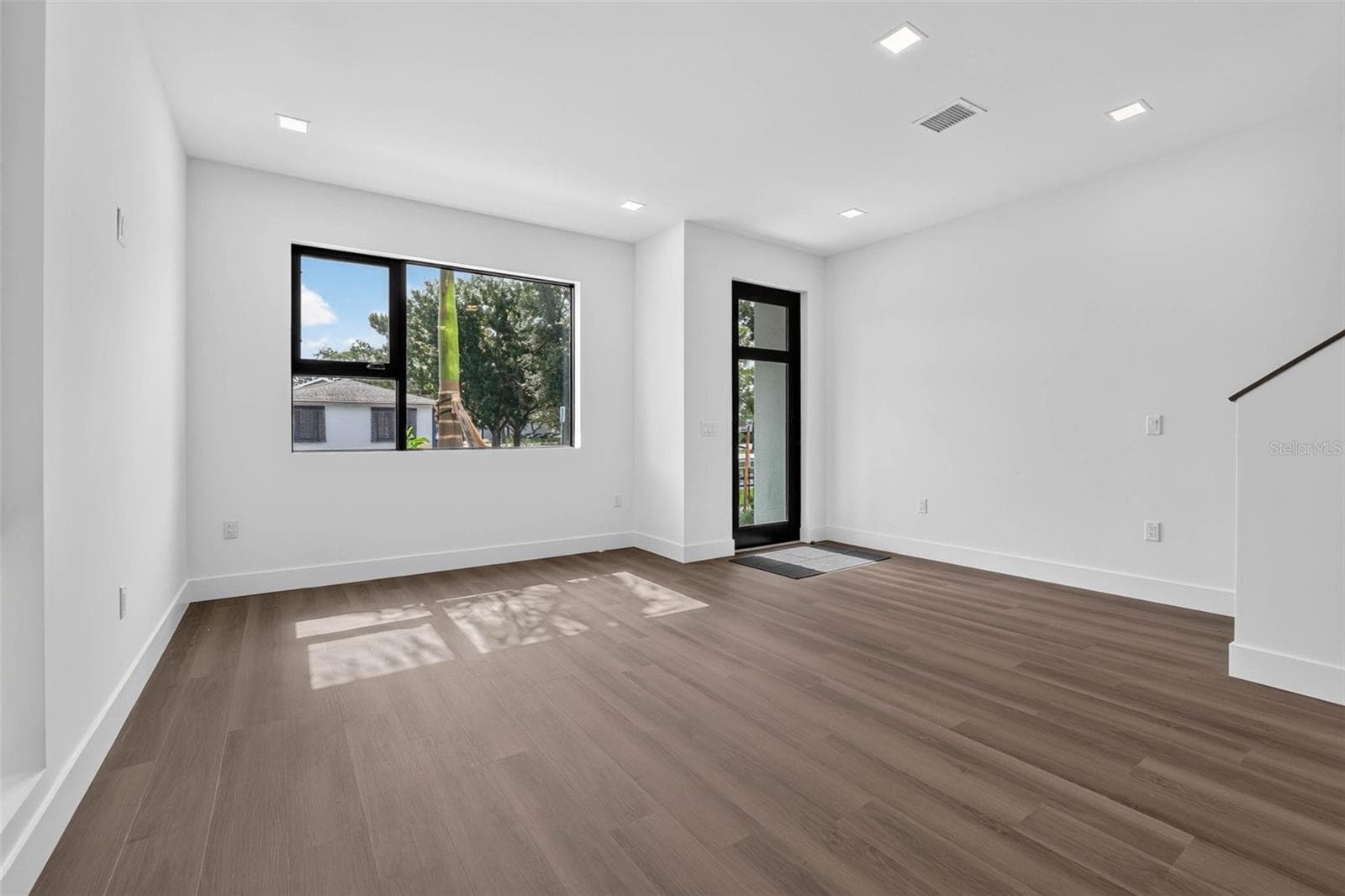 Townhouse at 100 36TH ST N, ST PETERSBURG, photo 13 of 28