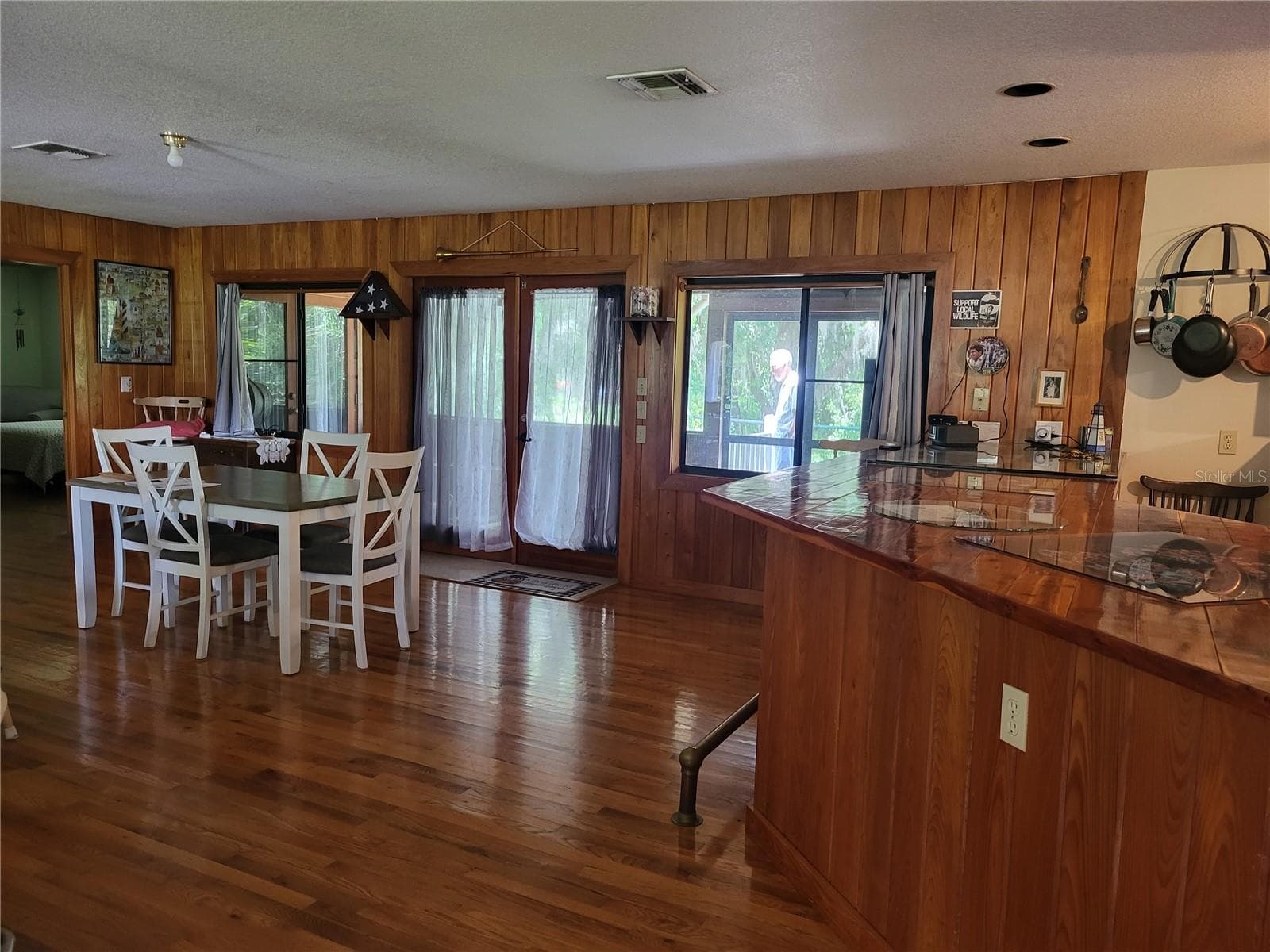 Single Family Residence at 32531 4TH AVE, SAN ANTONIO, photo 5 of 13