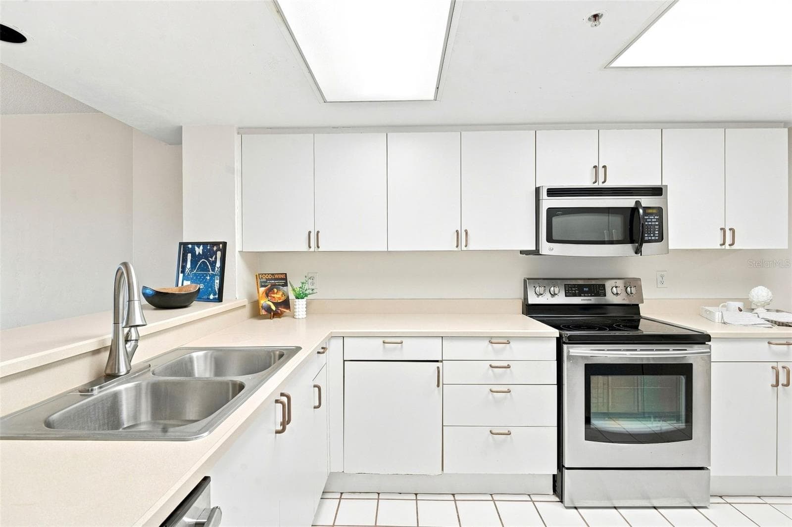 Condominium at 3 OCEANS WEST BLVD #3A7, DAYTONA BEACH SHORES, photo 9 of 35