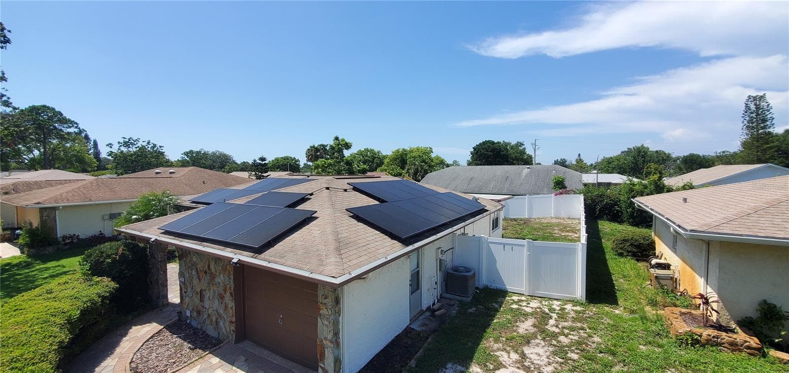 Single Family Residence at 7438 LAKE FOREST CIR, PORT RICHEY, photo 2 of 14