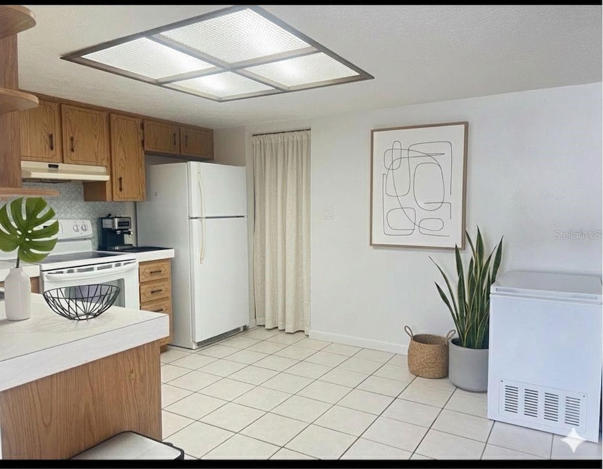 Single Family Residence at 7438 LAKE FOREST CIR, PORT RICHEY, photo 7 of 14