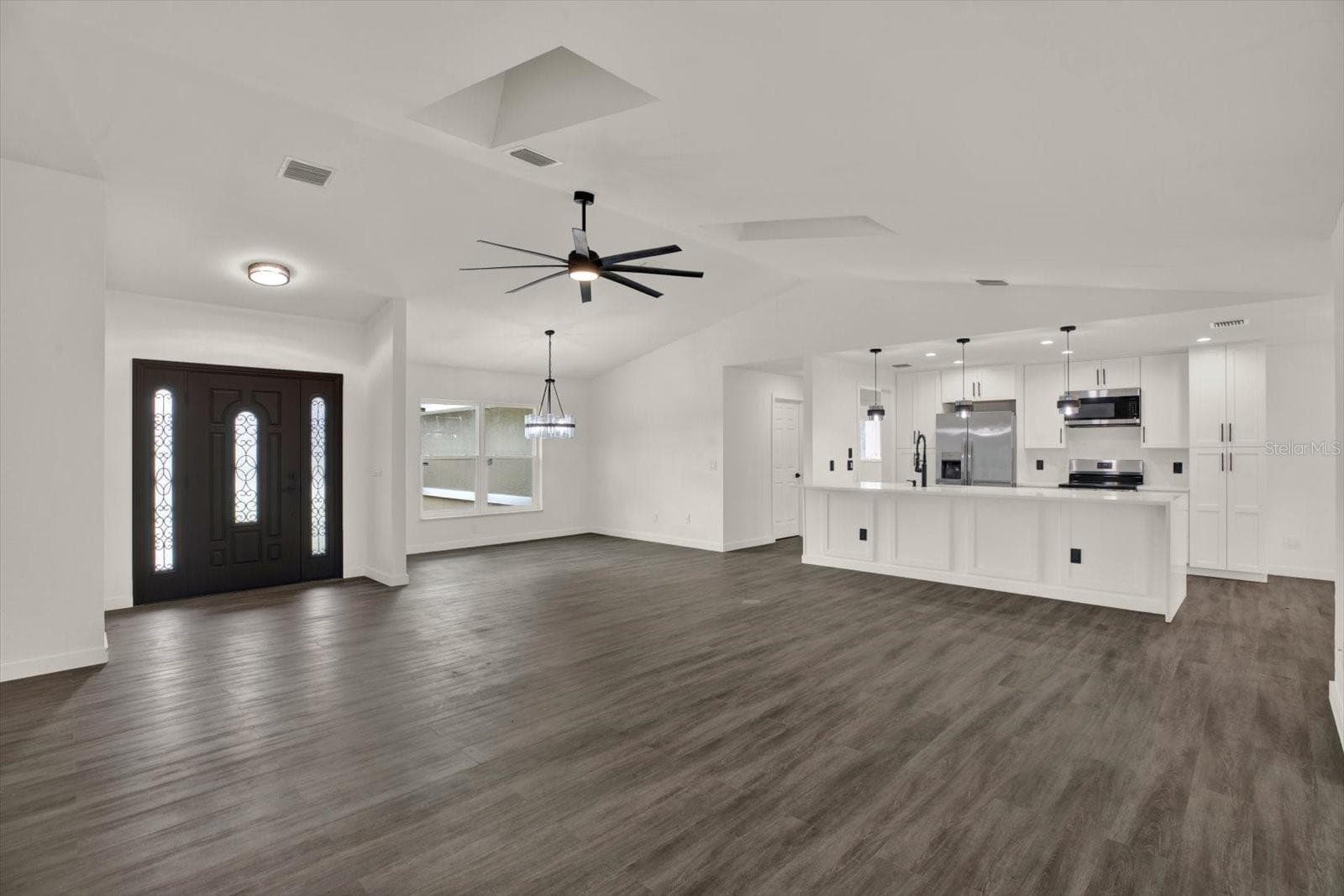 Single Family Residence at 12186 LAMONT DR, SPRING HILL, photo 2 of 23