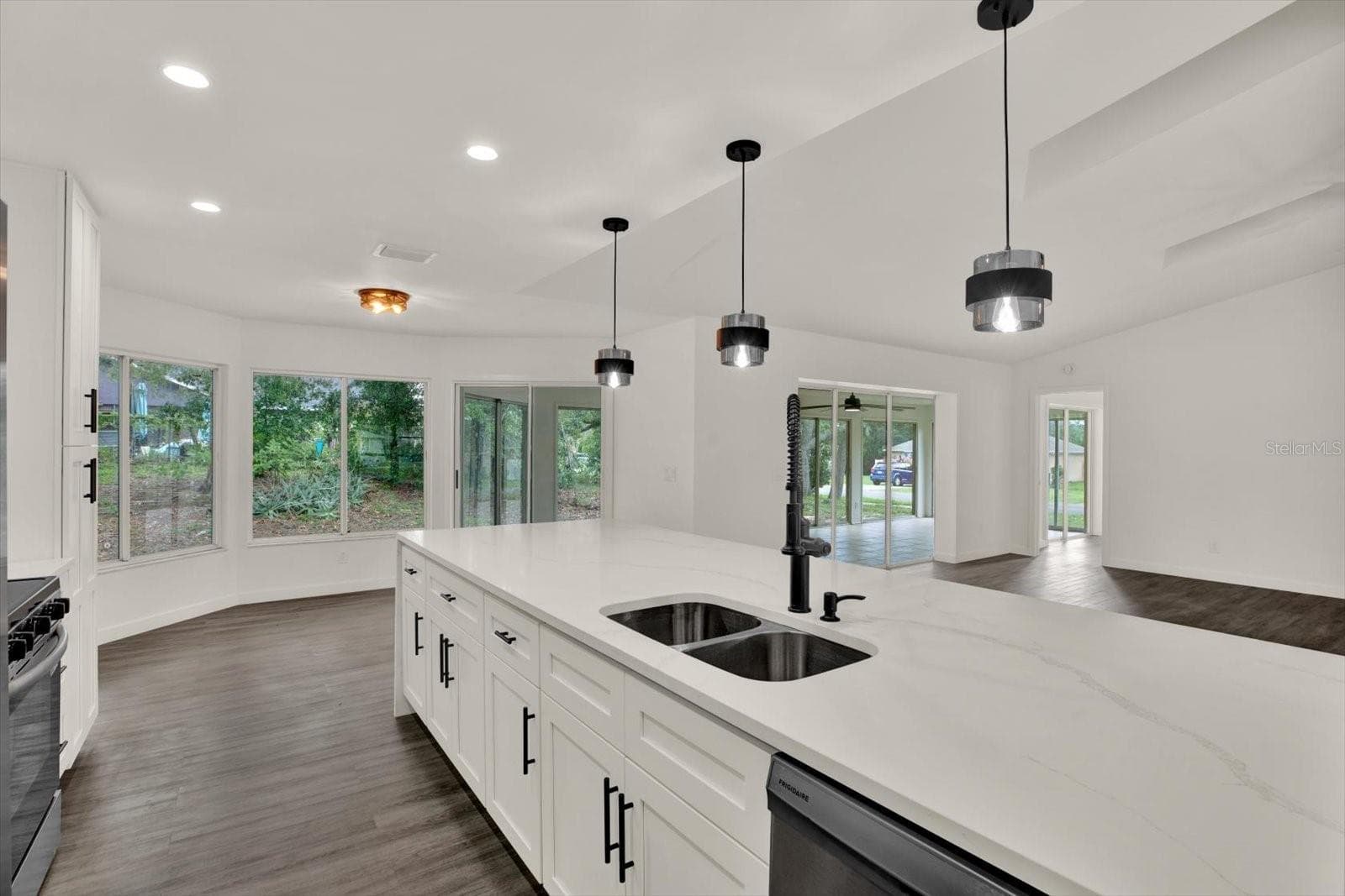 Single Family Residence at 12186 LAMONT DR, SPRING HILL, photo 3 of 23