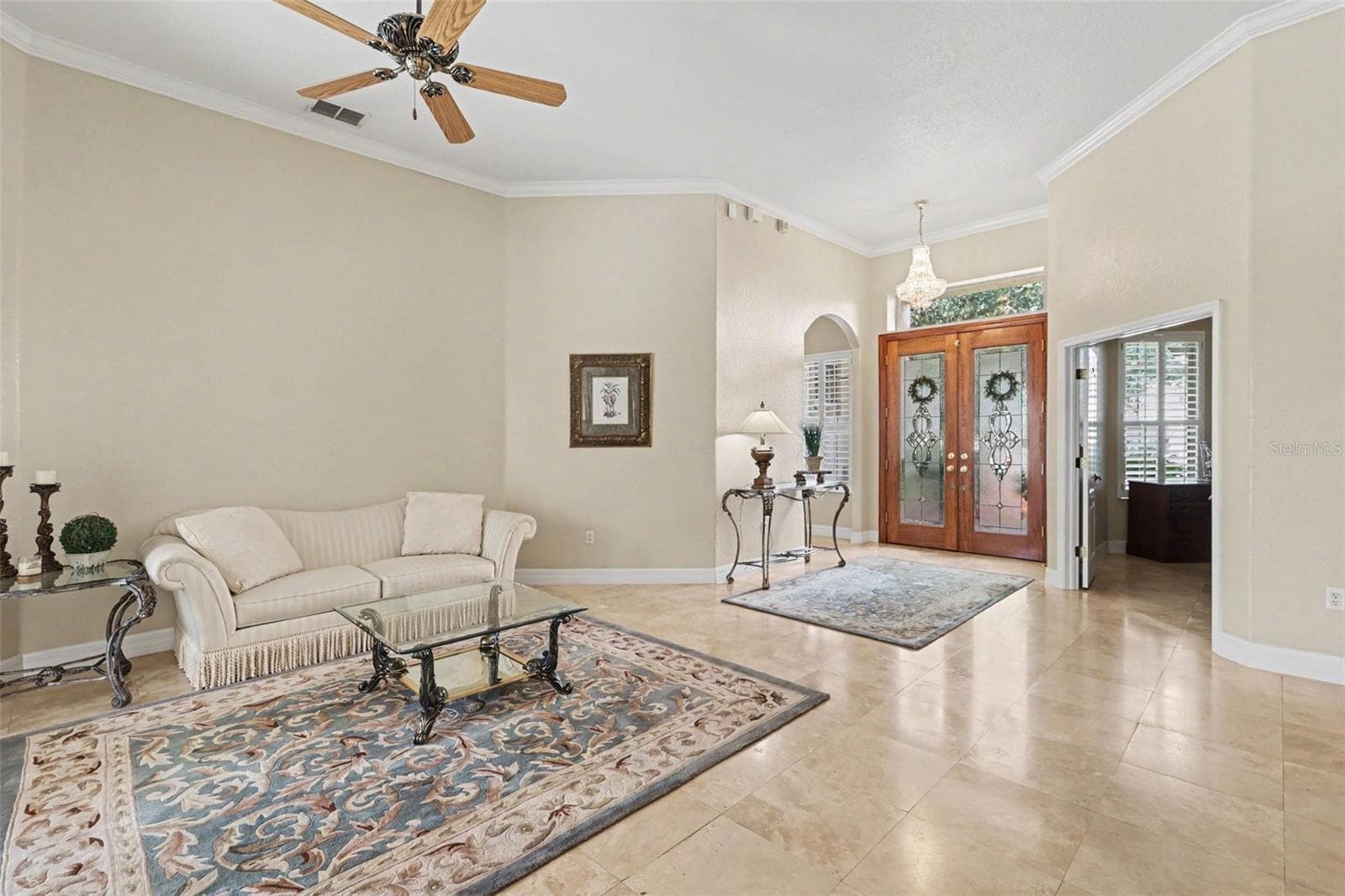 Formal living area highlighted with crown molding - 2912 HAMPTON PLACE CT, PLANT CITY