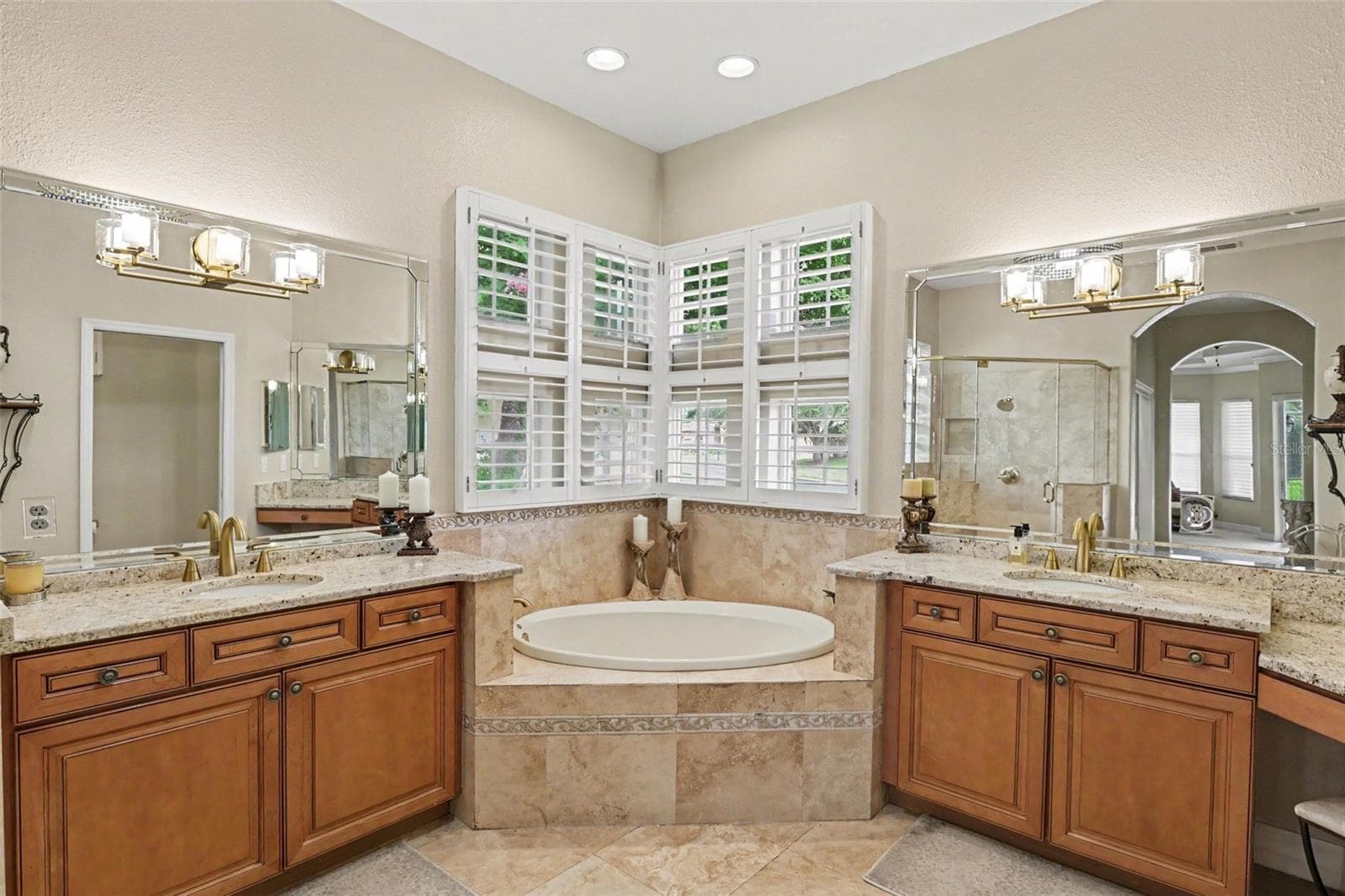 New vanities tops and fixtures - 2912 HAMPTON PLACE CT, PLANT CITY
