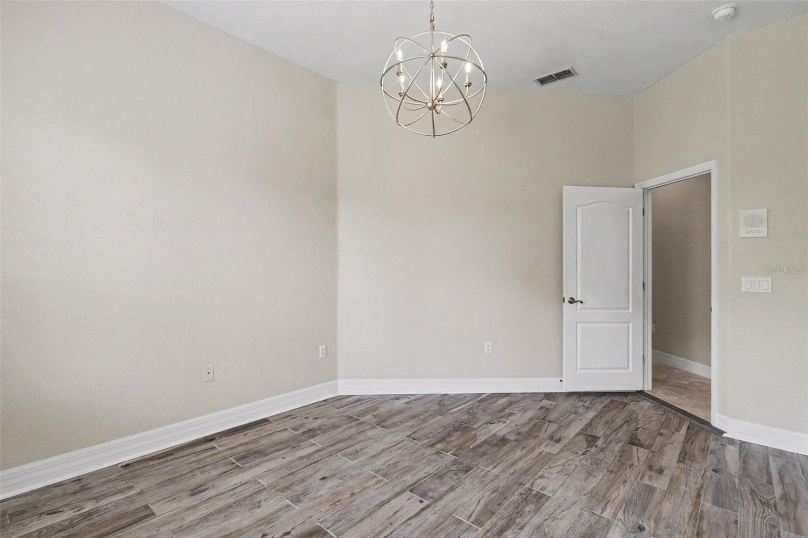 Wood look tile flooring bedroom #3 - 2912 HAMPTON PLACE CT, PLANT CITY