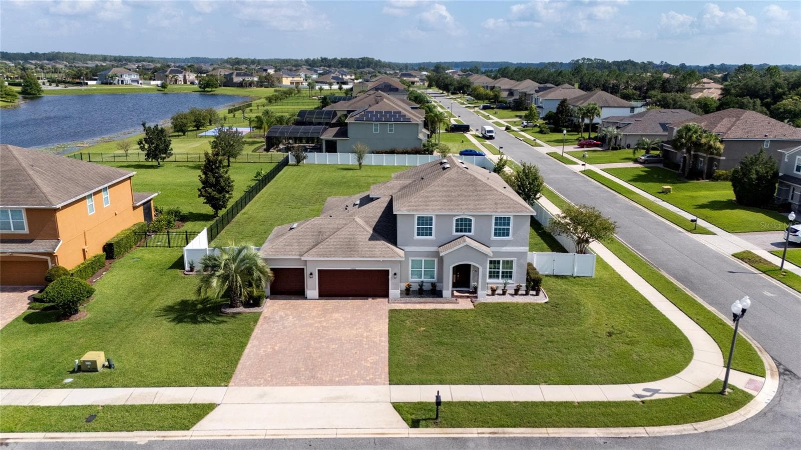 Single Family Residence at 14537 SAN LORENZO DR, ORLANDO, photo 2 of 48