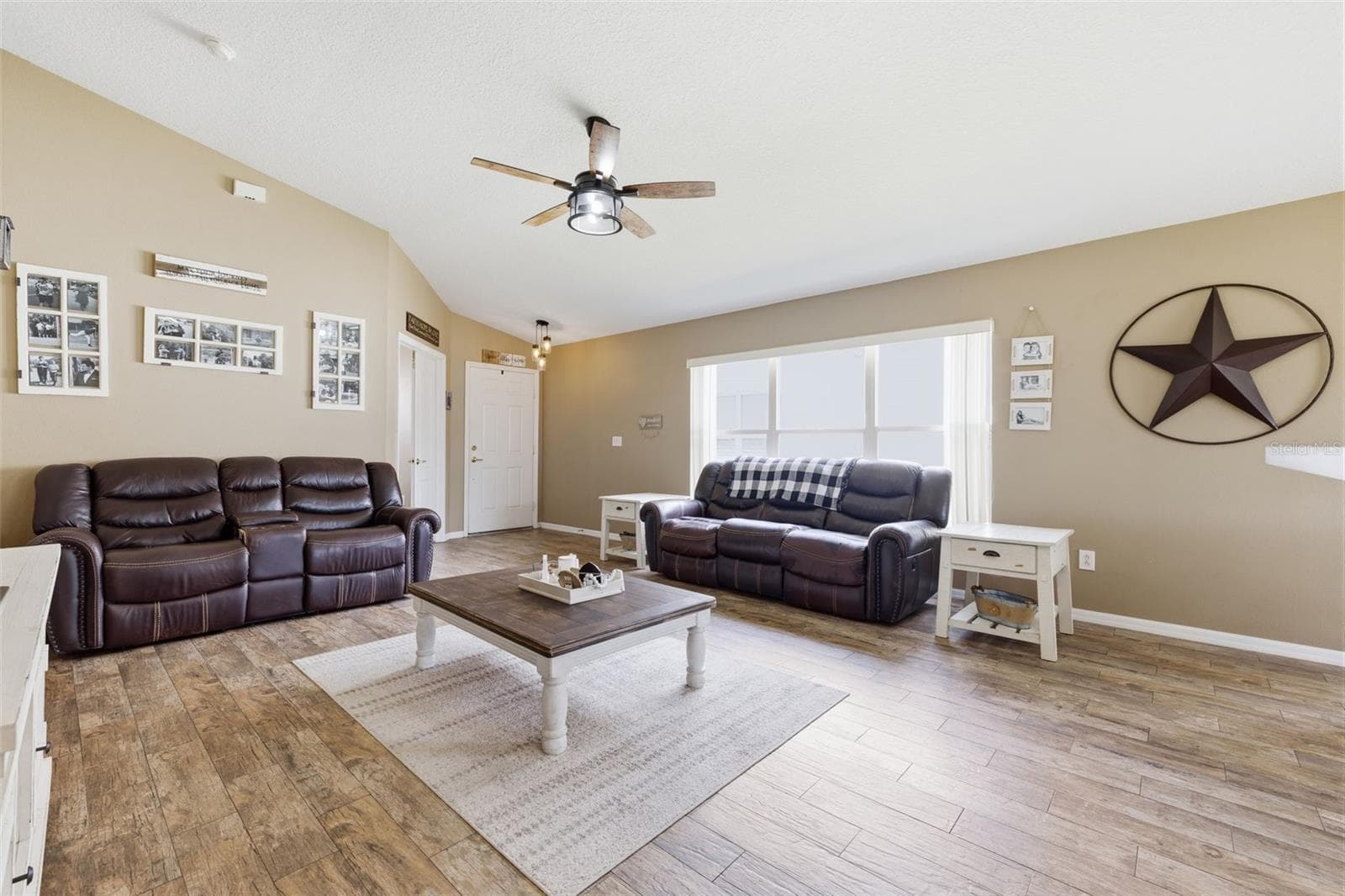 Single Family Residence at 23814 CORAL RIDGE LN, LAND O LAKES, photo 4 of 46