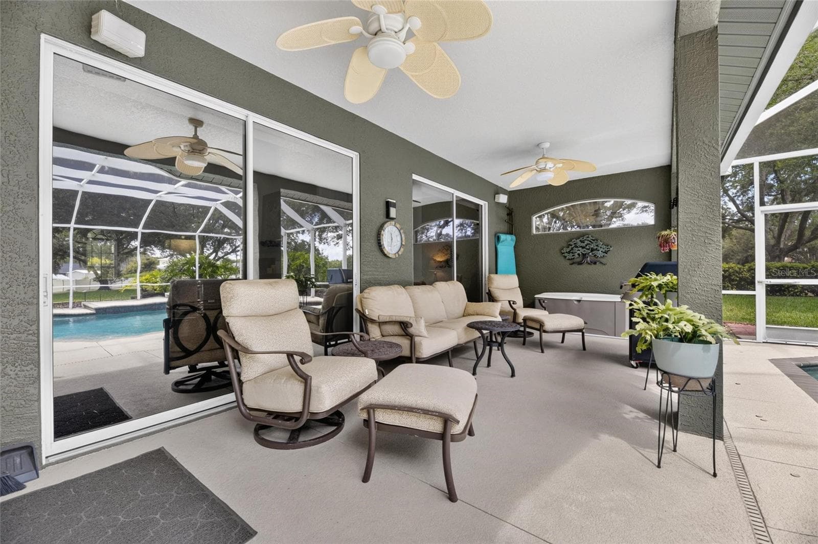 Patio with Privacy Wall - 7508 DUNBRIDGE DR, ODESSA