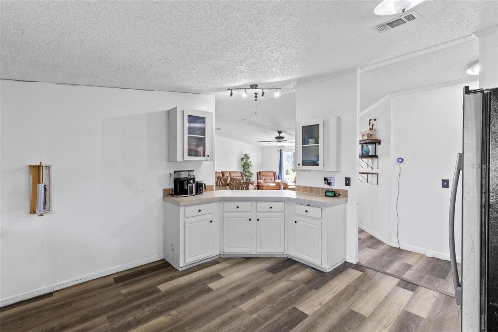 Manufactured Home at 35729 HUFF RD, EUSTIS, photo 10 of 31
