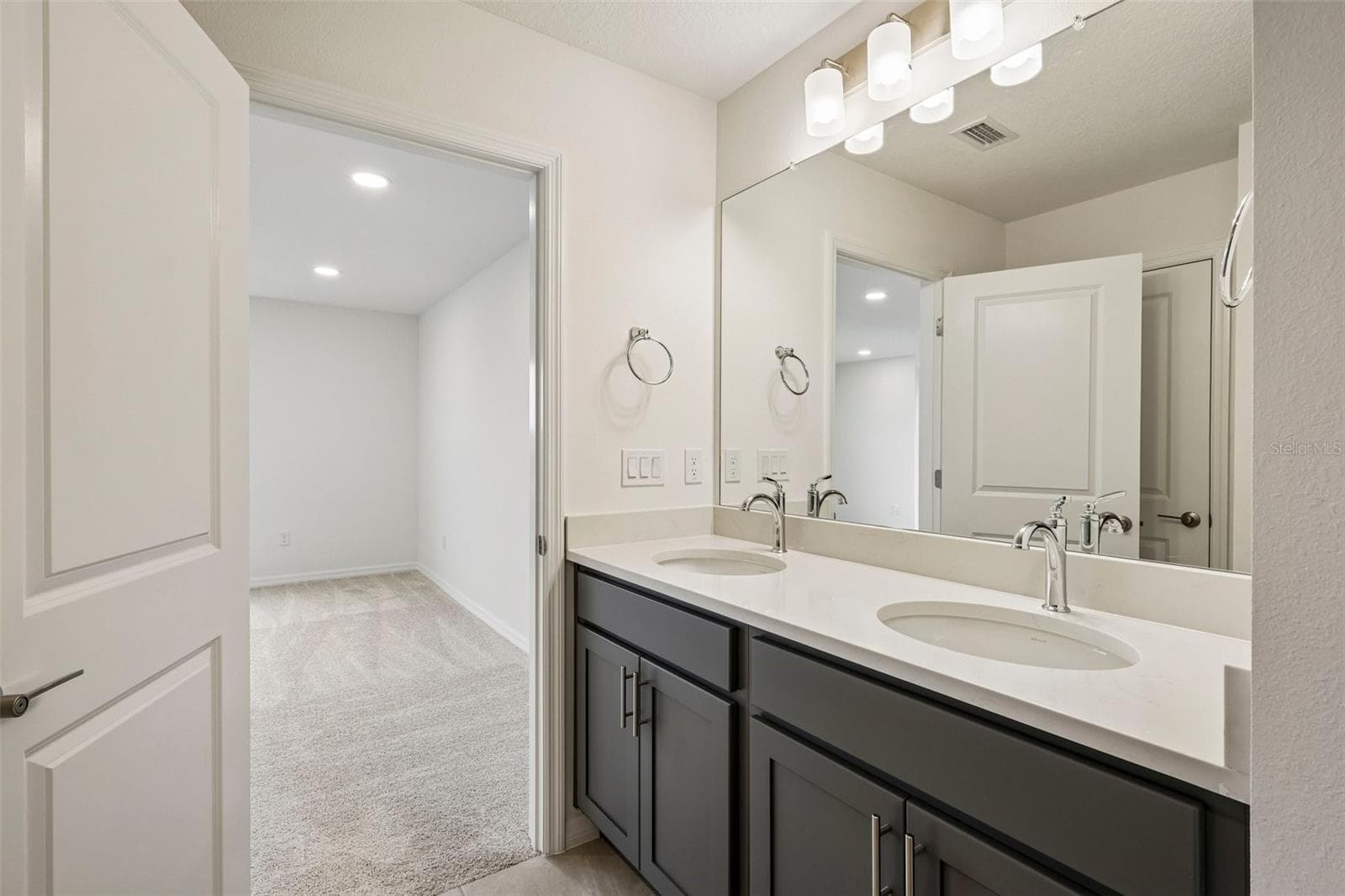 Townhouse at 6848 HOLCOMBE DOWN DR, ZEPHYRHILLS, photo 22 of 32