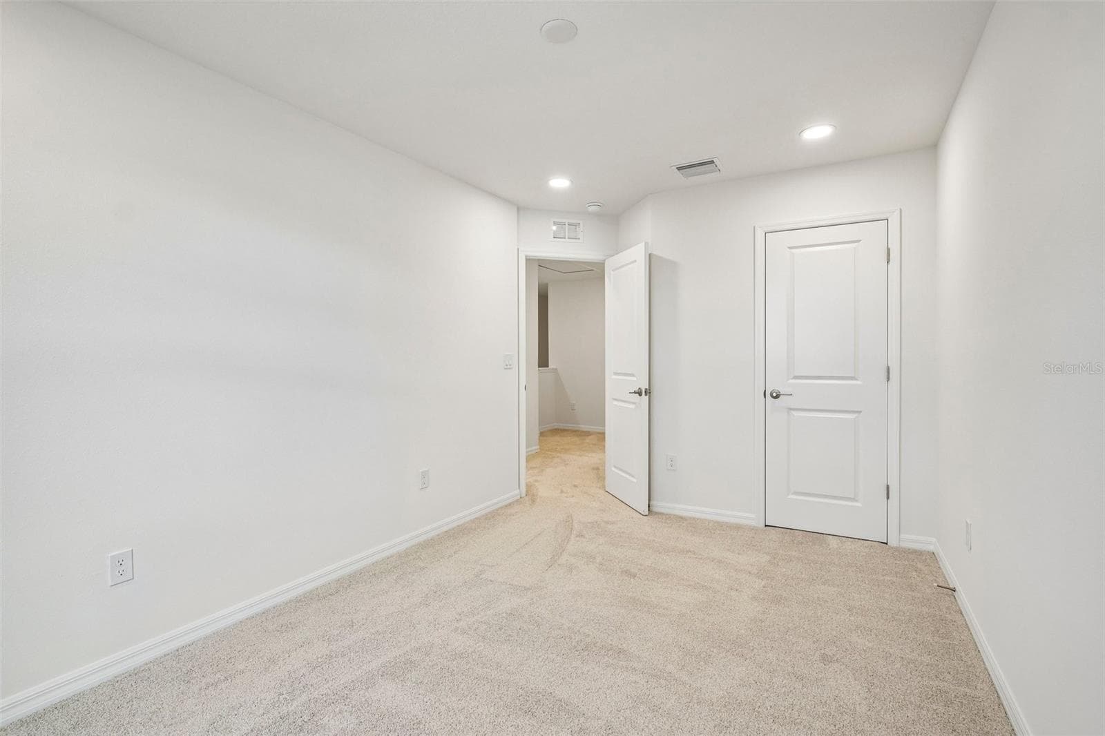 Townhouse at 6848 HOLCOMBE DOWN DR, ZEPHYRHILLS, photo 27 of 32