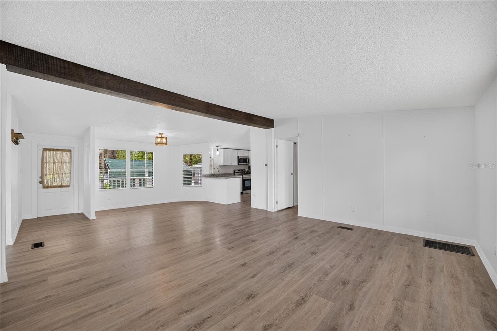 Manufactured Home at 3353 SW 181ST CT, DUNNELLON, photo 7 of 60