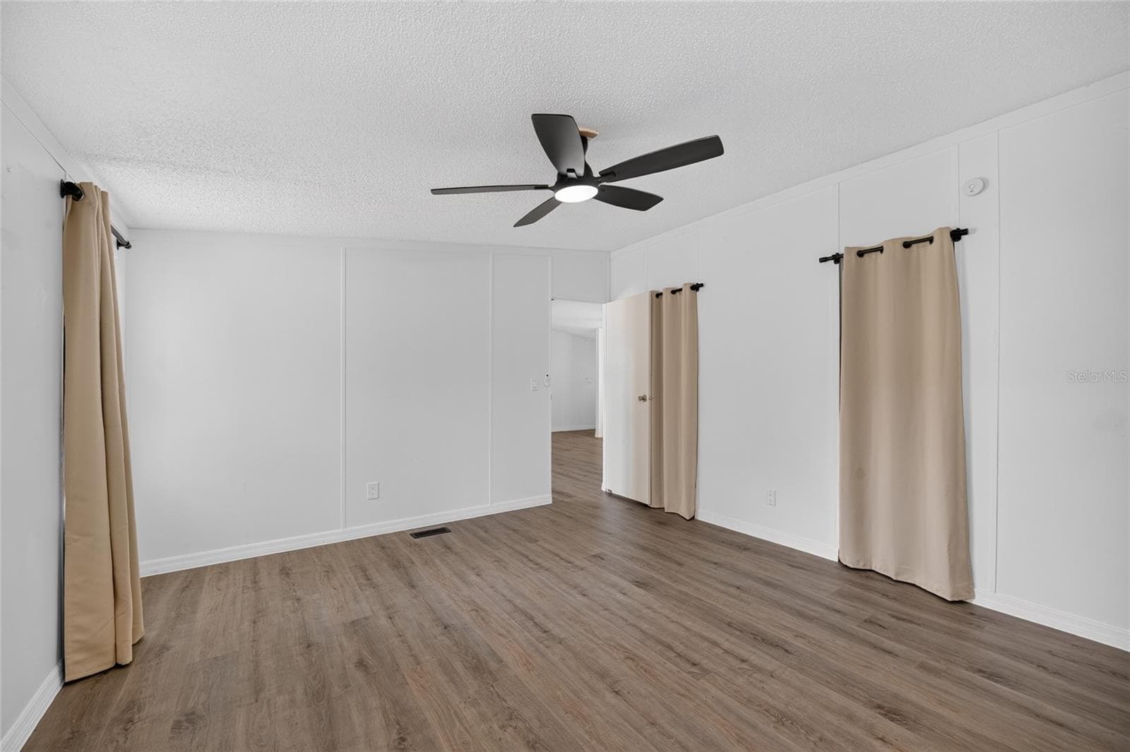 Manufactured Home at 3353 SW 181ST CT, DUNNELLON, photo 23 of 60