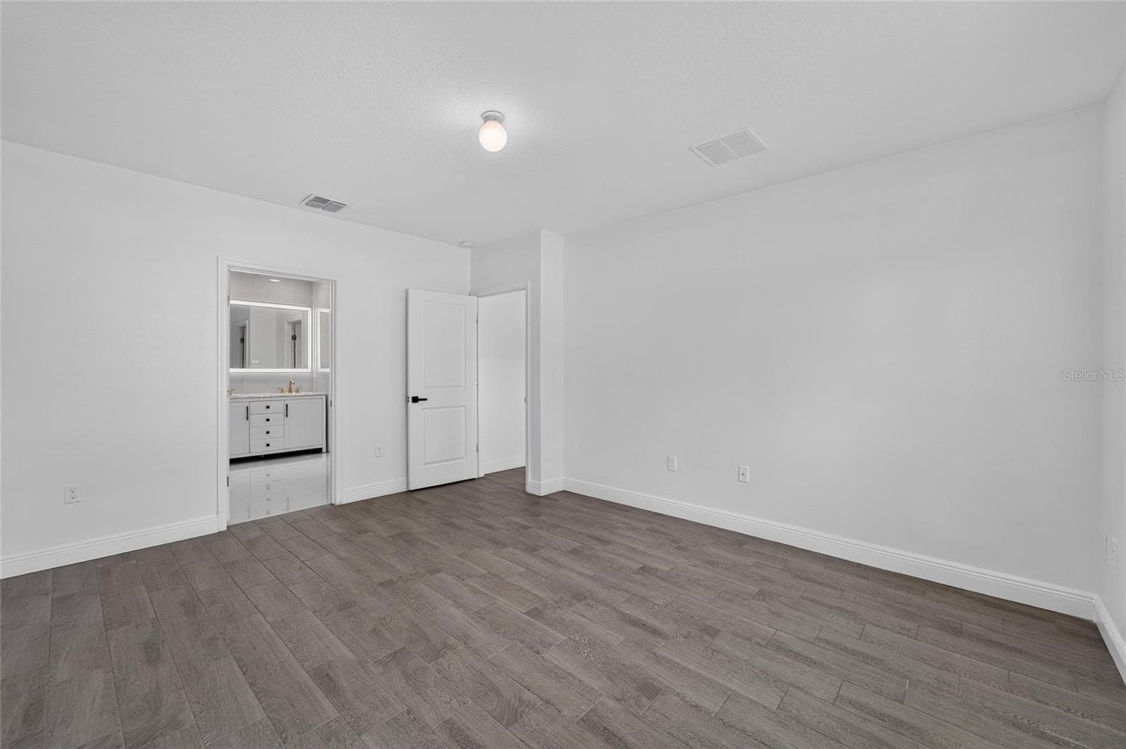Single Family Residence at 9637 TRONCAIS CIR, THONOTOSASSA, photo 22 of 64